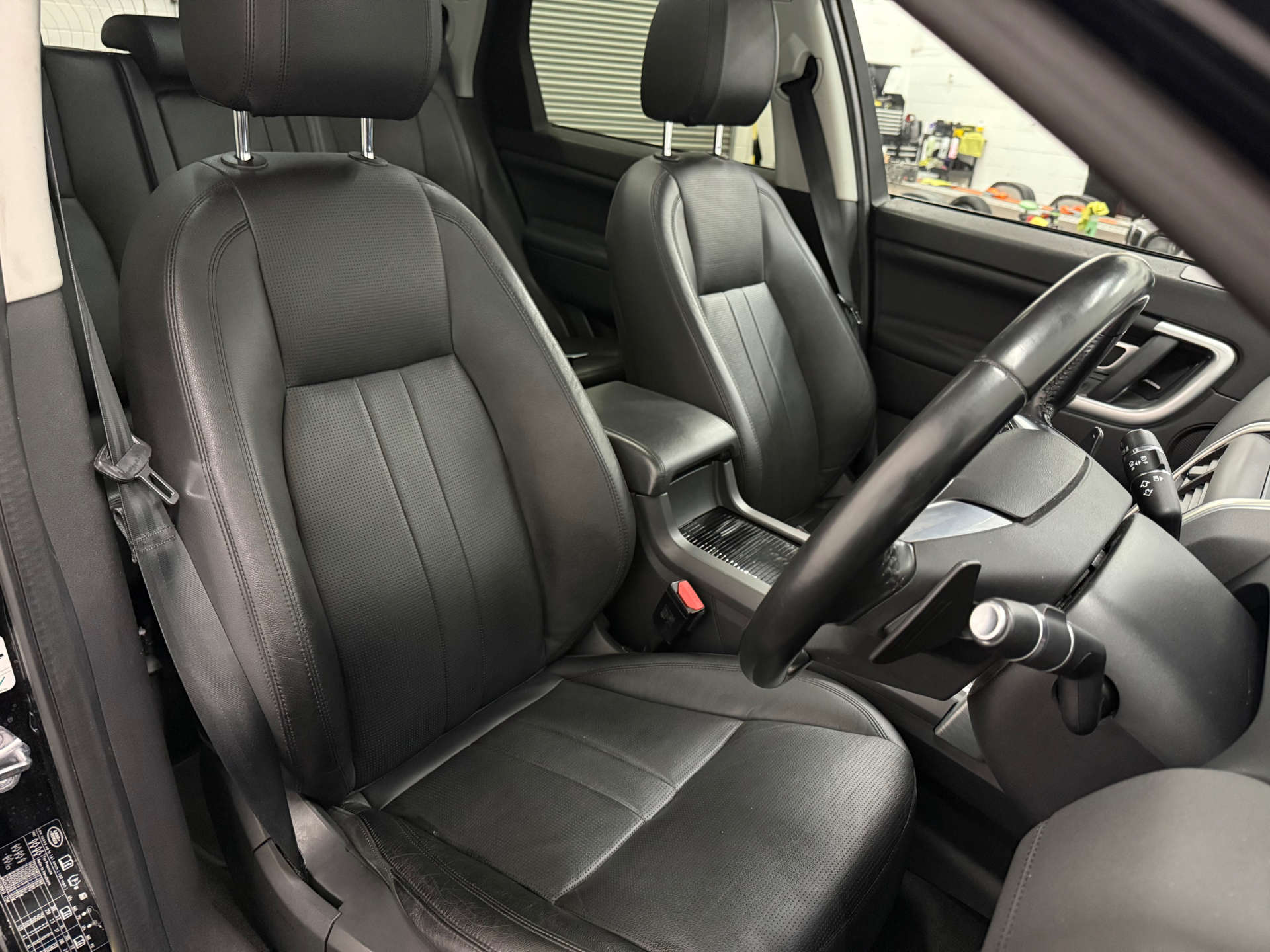 Land Rover DISCOVERY SPORT 2.0 Discovery Sport Black HSE TD4 Auto 4WD 5dr #10