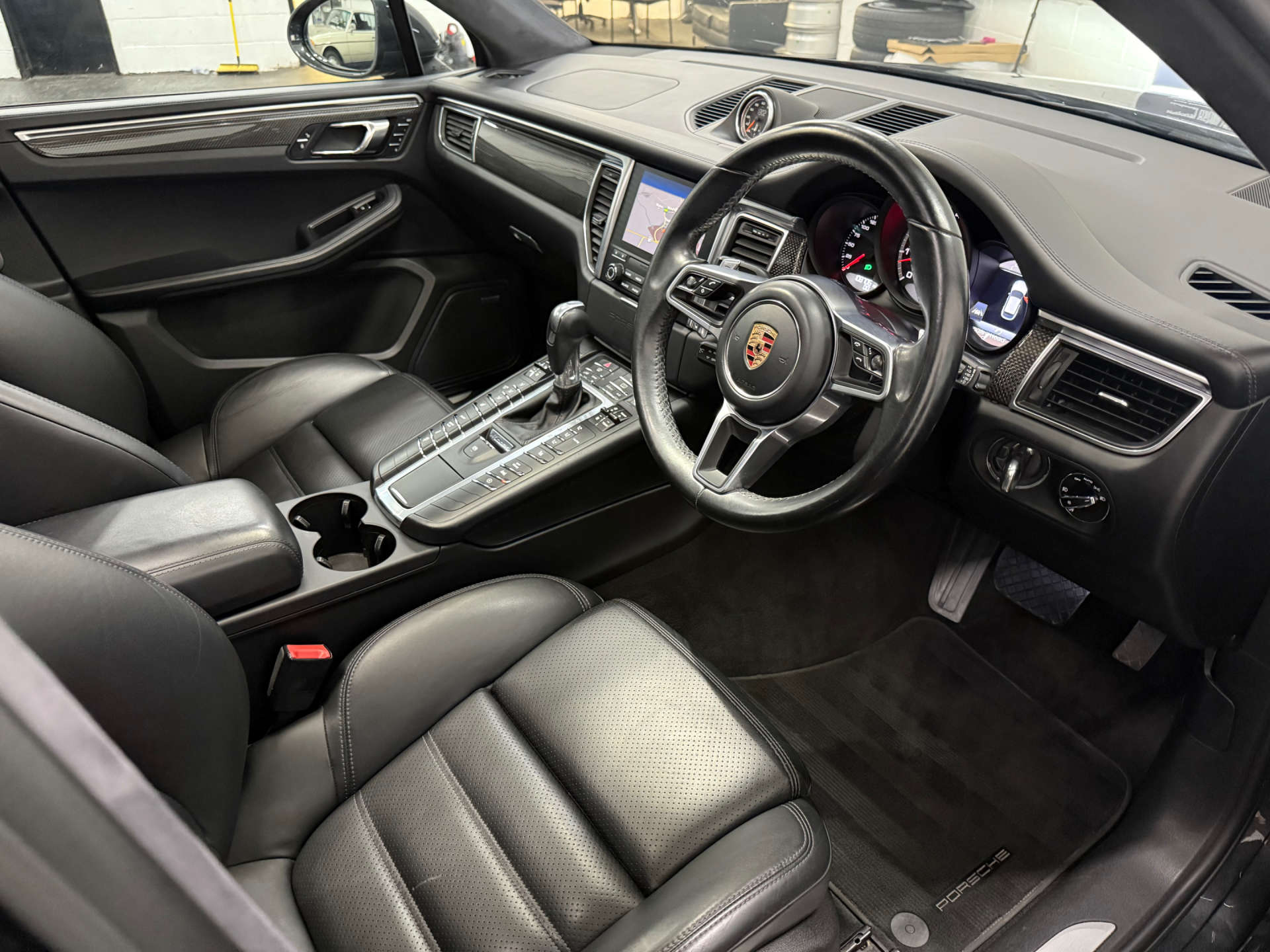PORSCHE MACAN 3.6 Macan T Semi-Auto 4WD 5dr #9