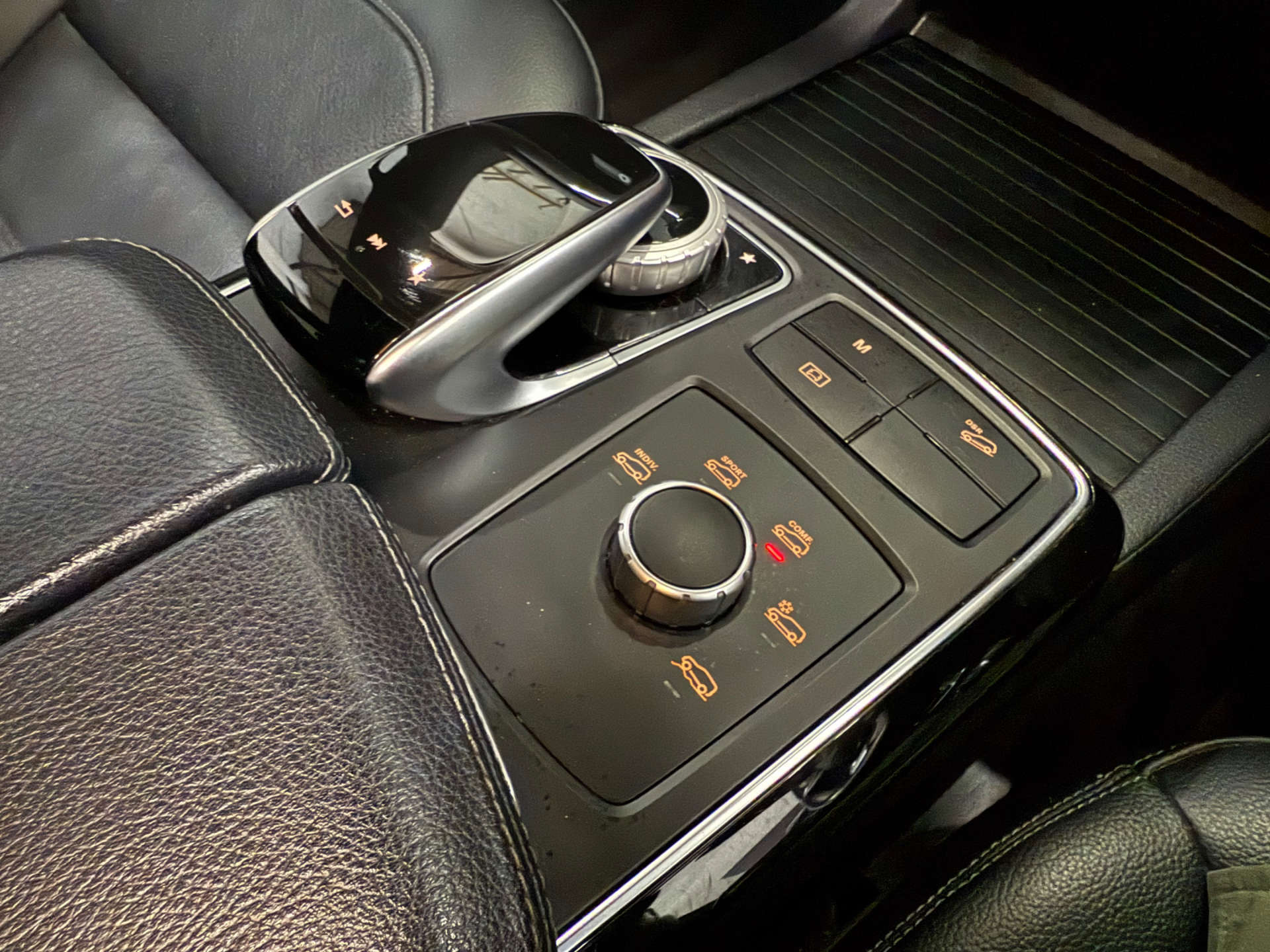 Mercedes-Benz GLE 2.1 GLE 250 AMG Night Edition Premium+ D 4Matic Auto 4WD 5dr #33