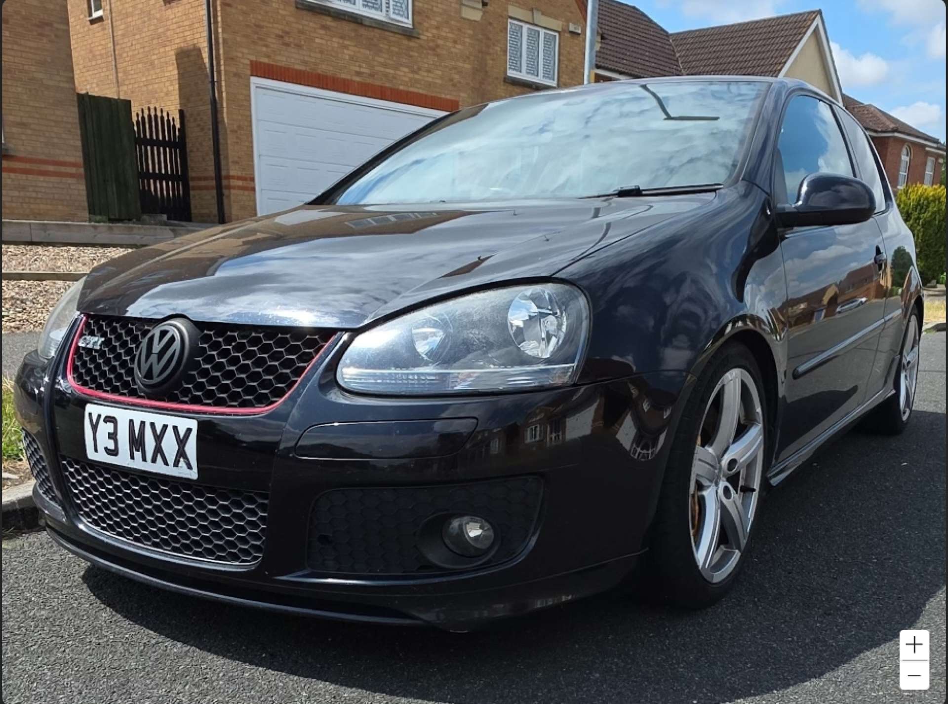 Volkswagen GOLF 2.0 Golf GTi Pirelli Semi-Auto 3dr #4