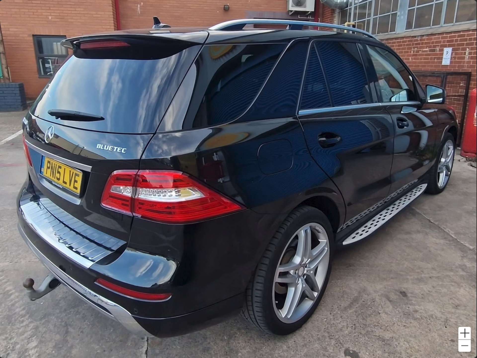 Mercedes-Benz M-CLASS 3.0 ML350 AMG Line Premium Bluetec Auto 4WD 5dr #2
