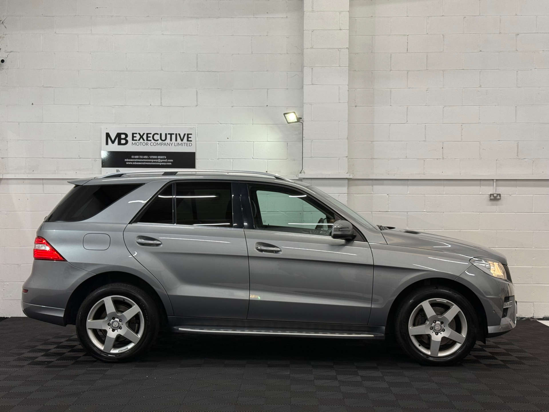 Mercedes-Benz M-CLASS 3.0 ML350 AMG Sport Bluetec Auto 4WD 5dr #1
