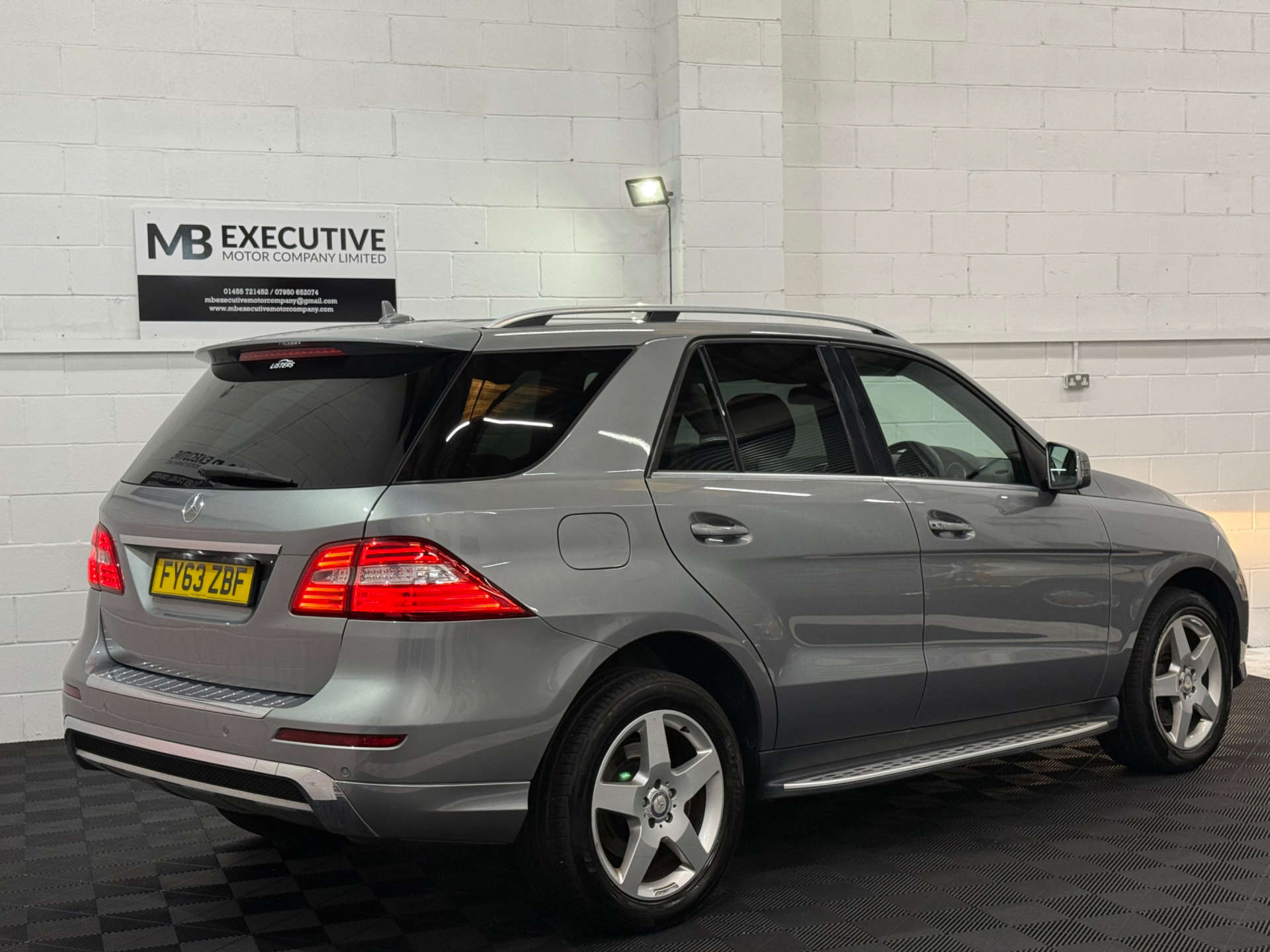 Mercedes-Benz M-CLASS 3.0 ML350 AMG Sport Bluetec Auto 4WD 5dr #2