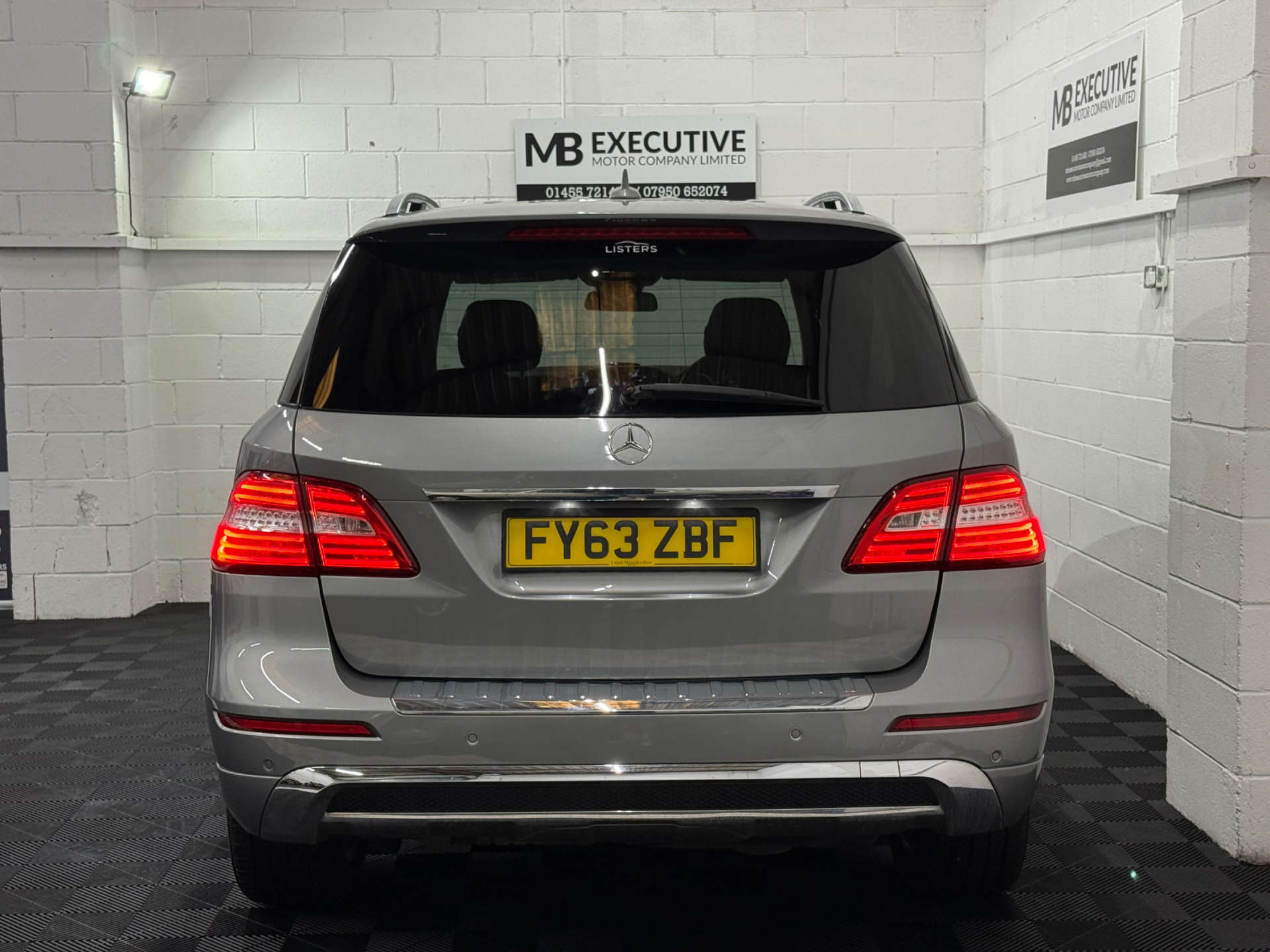Mercedes-Benz M-CLASS 3.0 ML350 AMG Sport Bluetec Auto 4WD 5dr #3