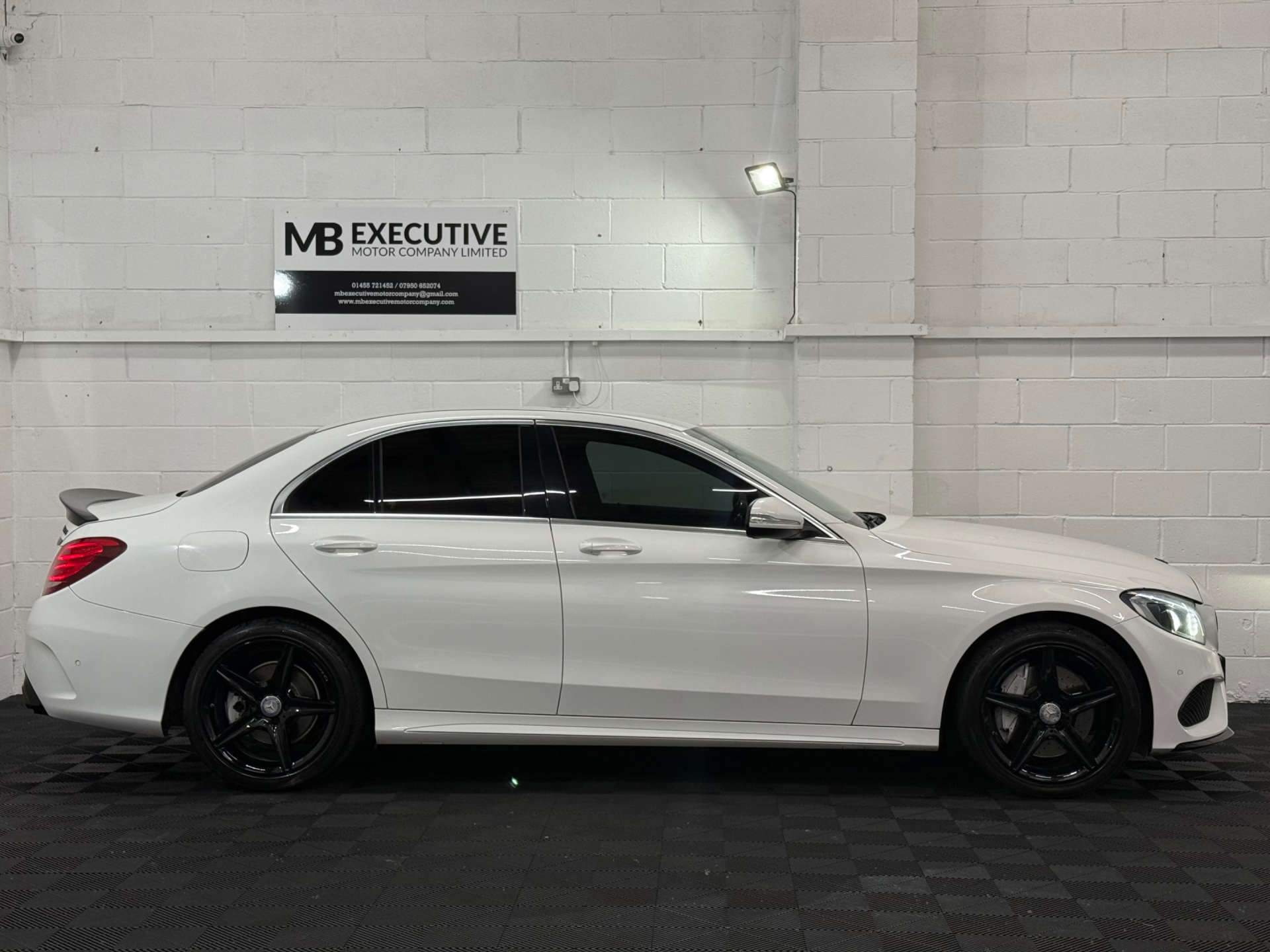 Mercedes-Benz C-CLASS 2.1 C250 AMG Line Bluetec Auto 4dr #1