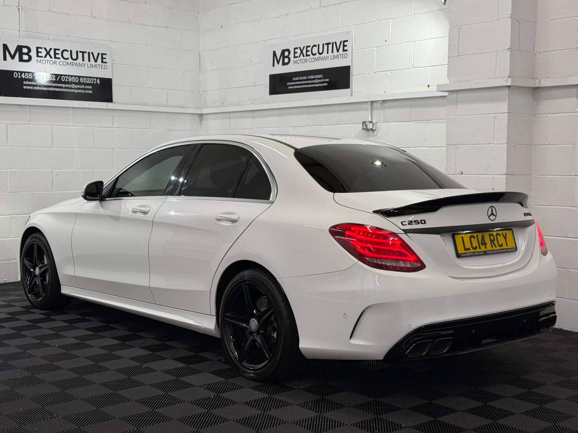 Mercedes-Benz C-CLASS 2.1 C250 AMG Line Bluetec Auto 4dr #4