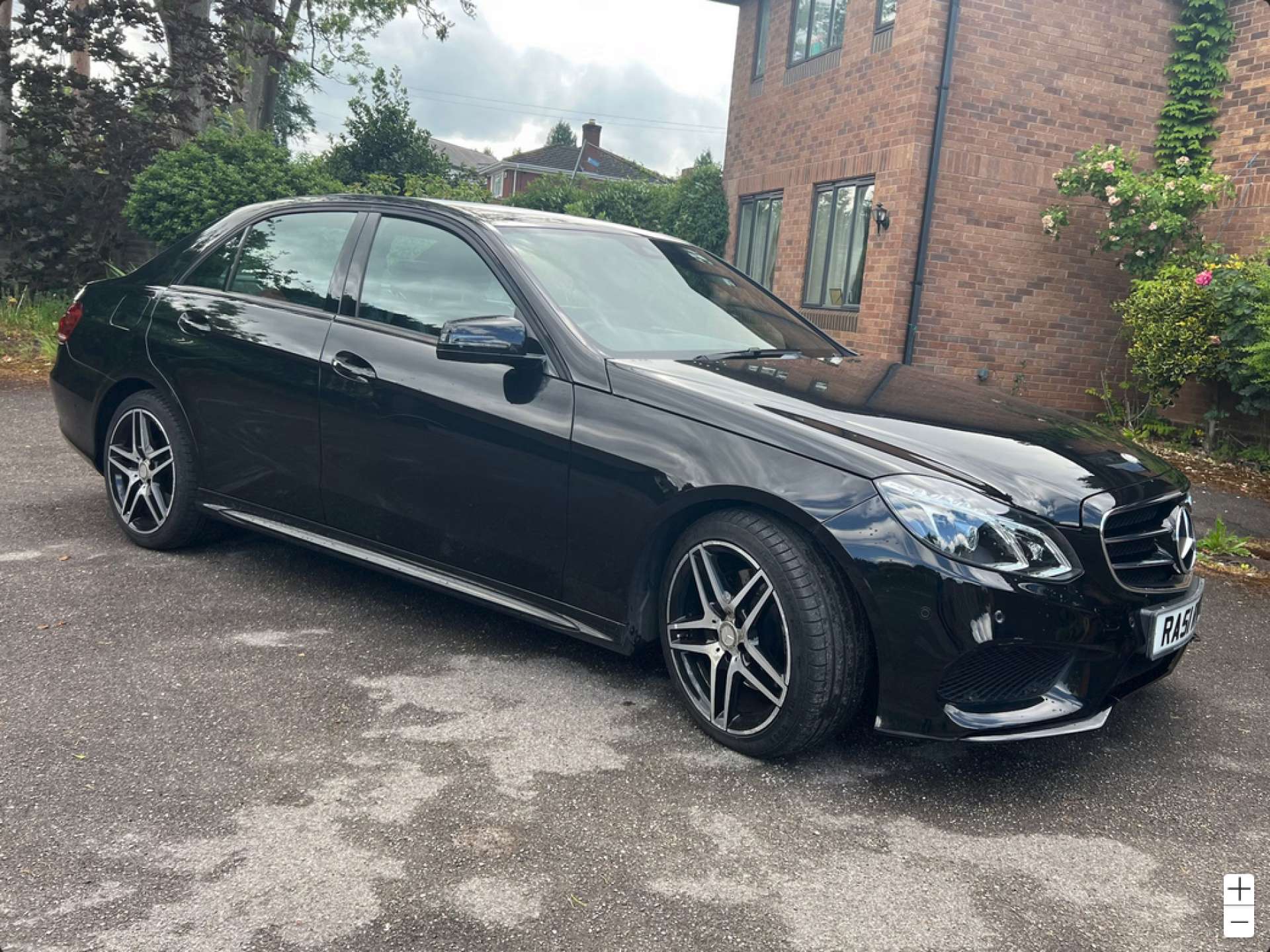Mercedes-Benz E-CLASS 2.1 E220 AMG Night Edition Bluetec Auto 4dr #0