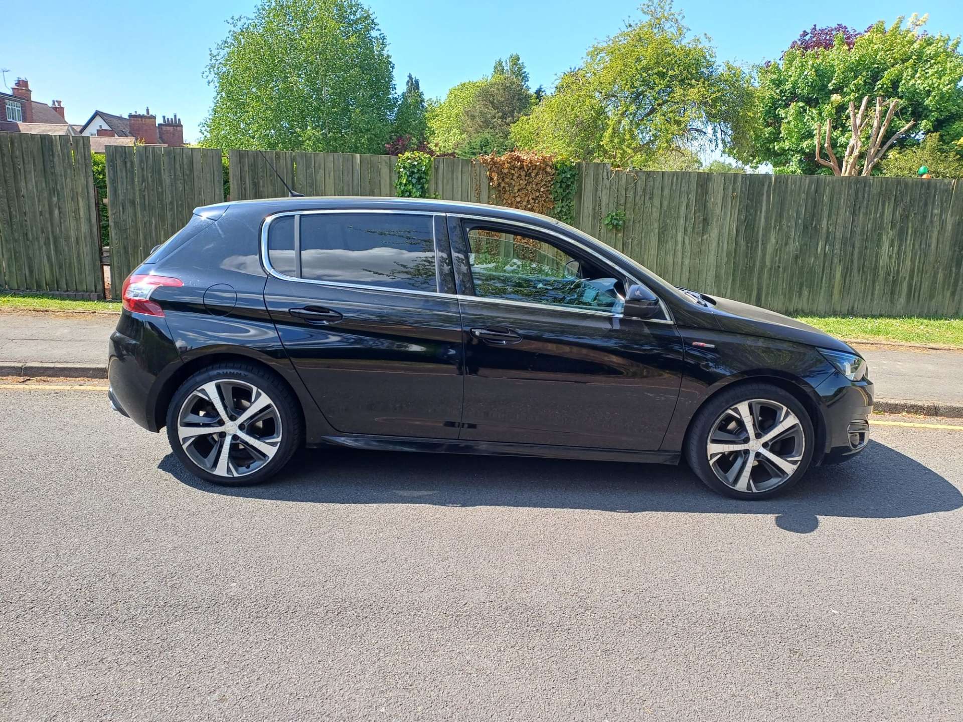 Peugeot 308 1.6 308 GT Line HDi Blue S/S 5dr #2
