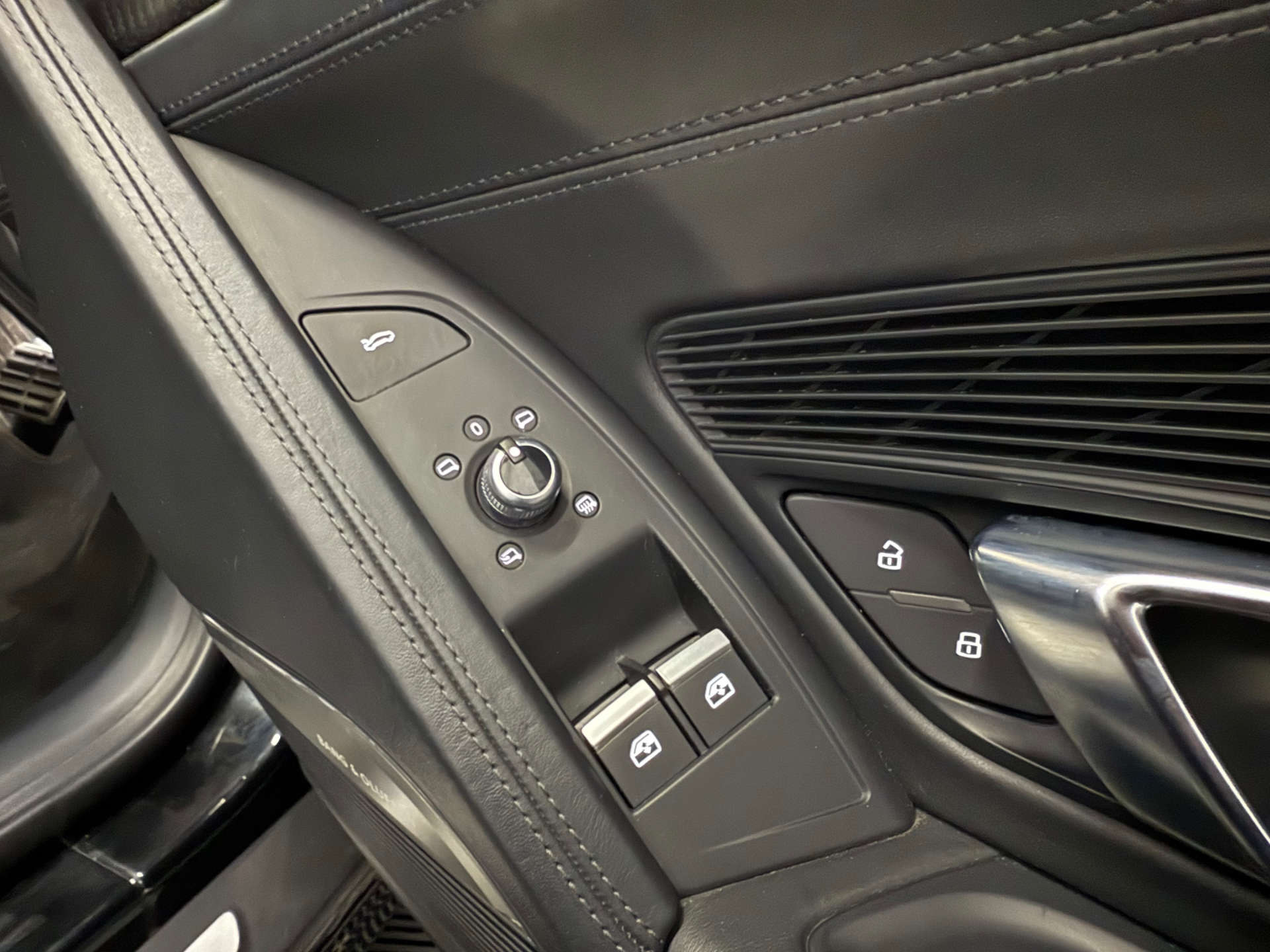 Audi R8 5.2 R8+ Quattro V10 Semi-Auto 4WD 2dr #31
