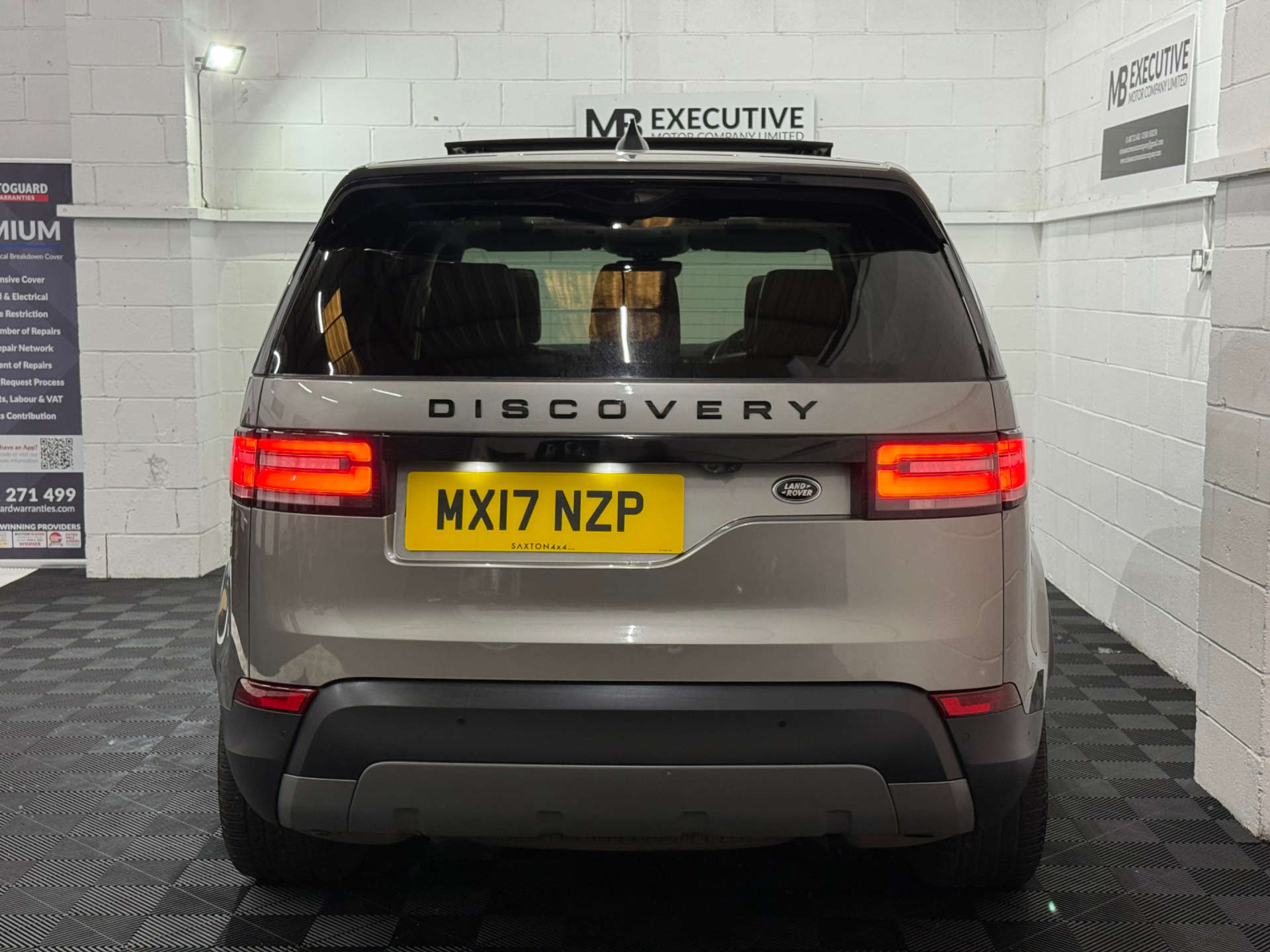 Land Rover DISCOVERY 3.0 Discovery First Edition TD6 Auto 4WD 5dr #3