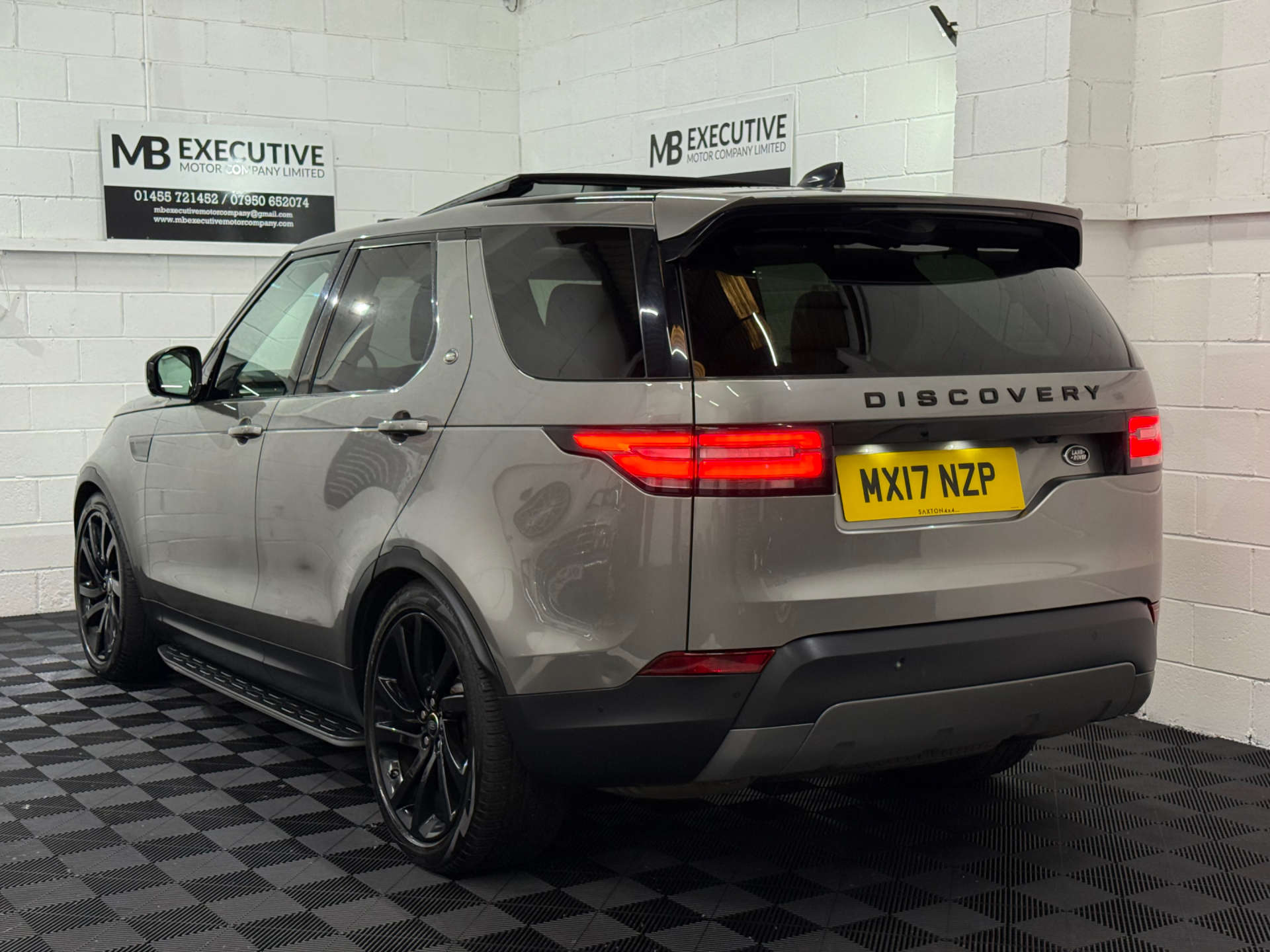 Land Rover DISCOVERY 3.0 Discovery First Edition TD6 Auto 4WD 5dr #4