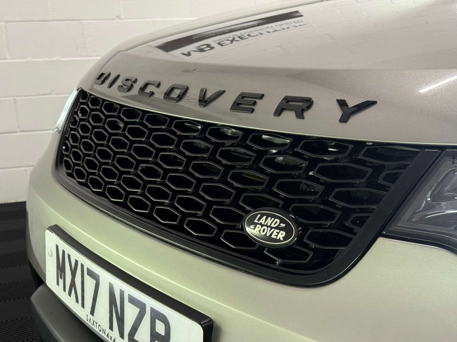 Land Rover DISCOVERY 3.0 Discovery First Edition TD6 Auto 4WD 5dr #61