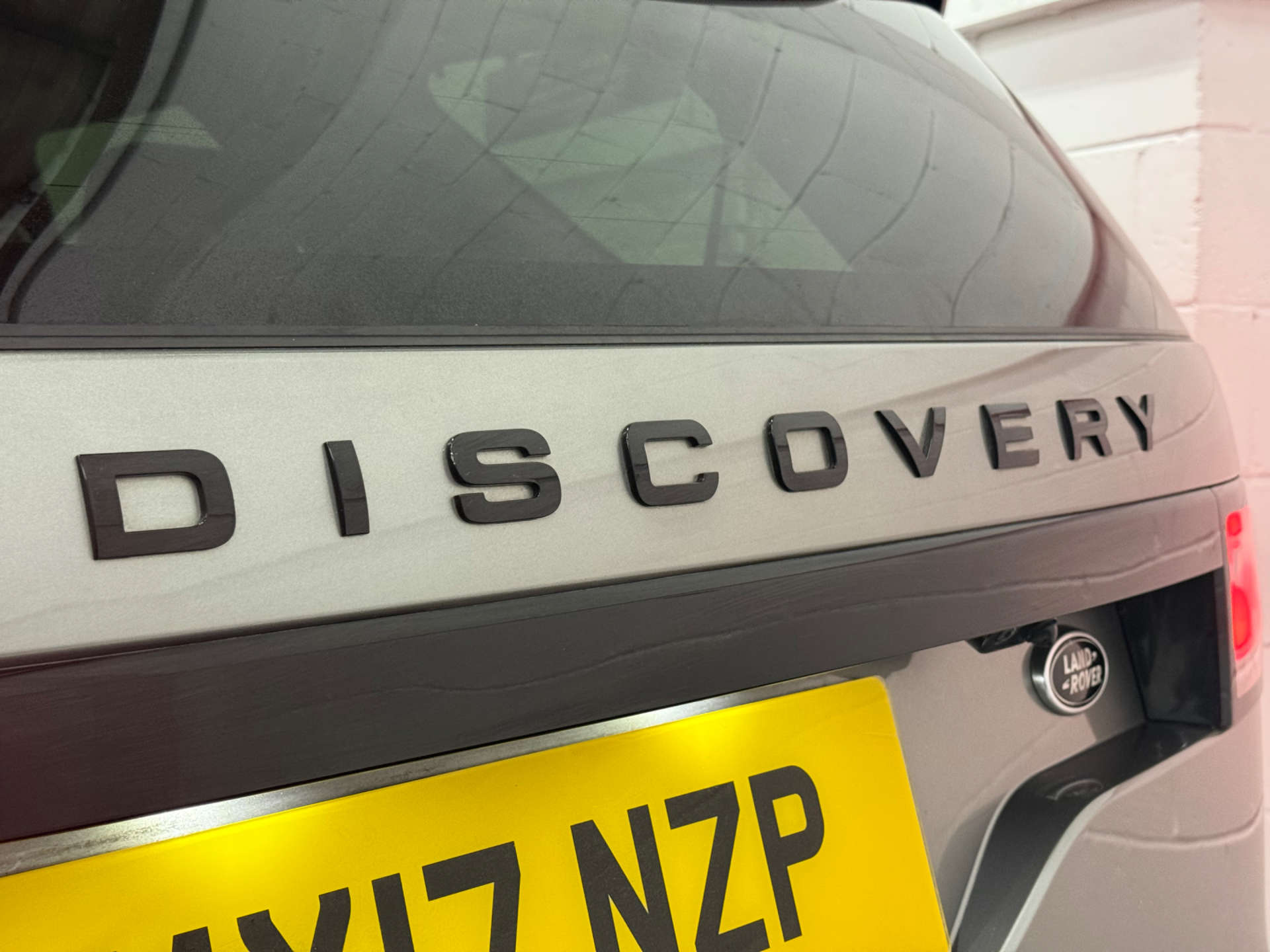 Land Rover DISCOVERY 3.0 Discovery First Edition TD6 Auto 4WD 5dr #63