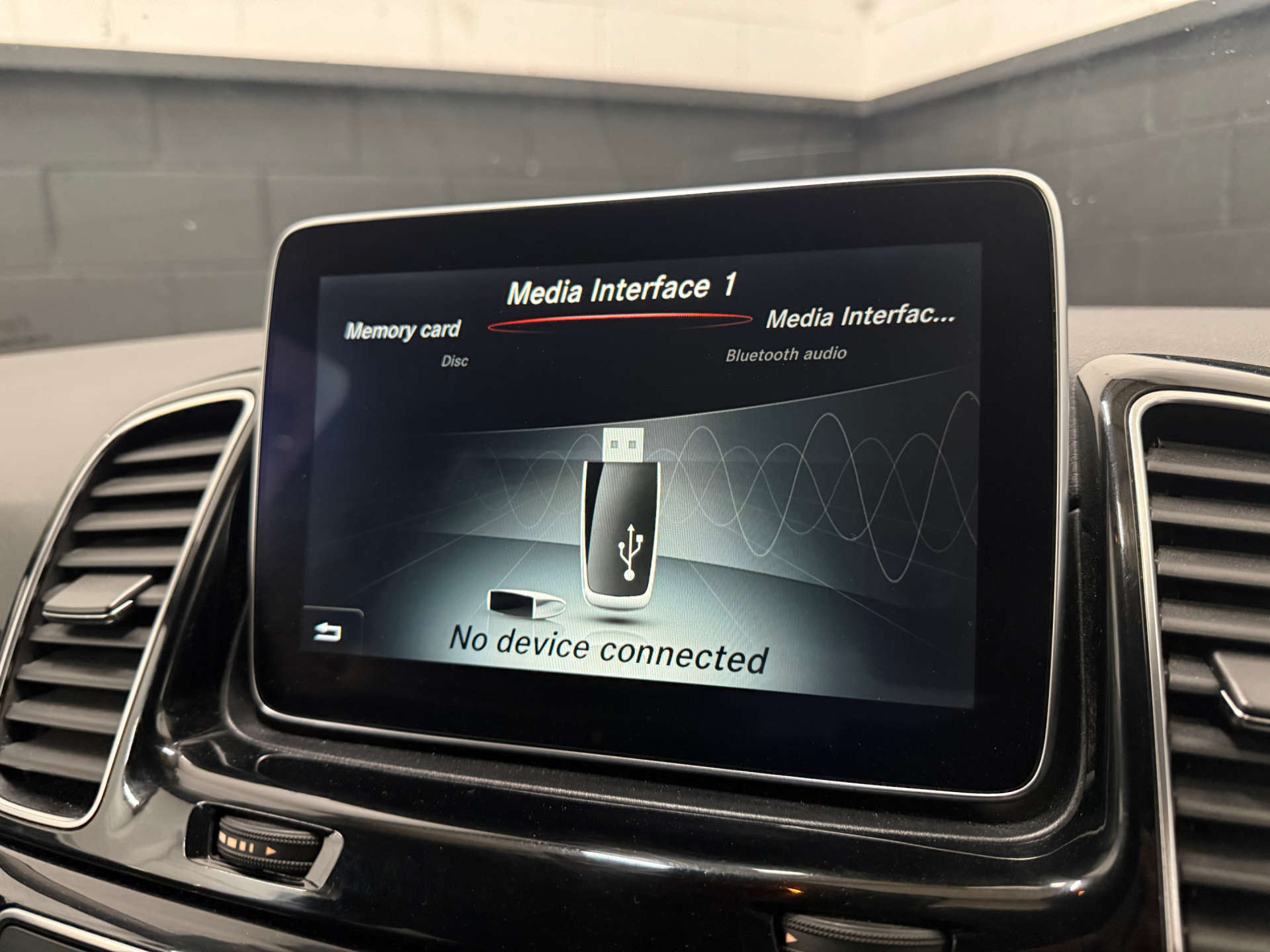 Mercedes-Benz GLE 3.0 GLE 350 D 4Matic AMG Line Auto 4WD 5dr #24