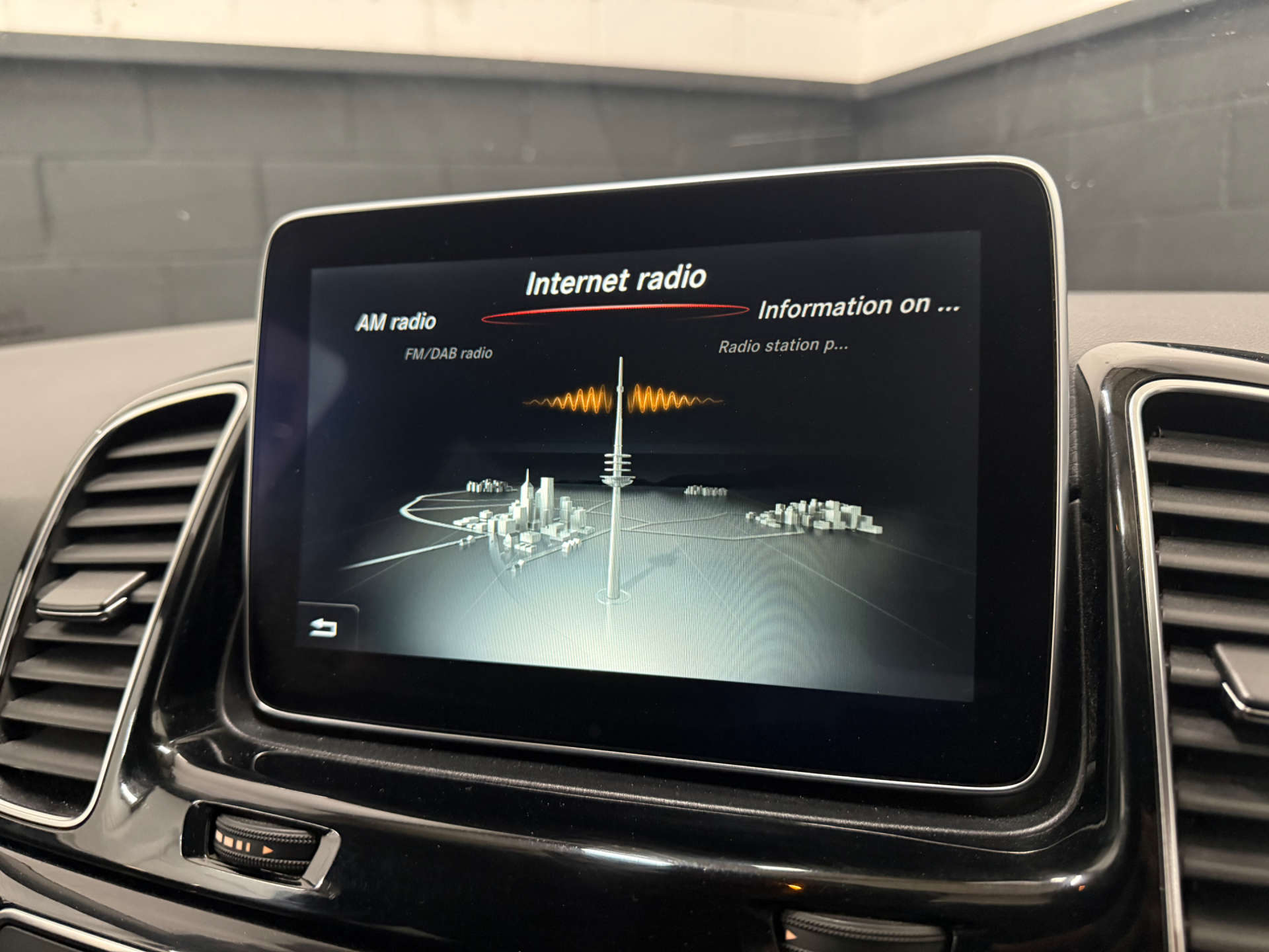 Mercedes-Benz GLE 3.0 GLE 350 D 4Matic AMG Line Auto 4WD 5dr #23