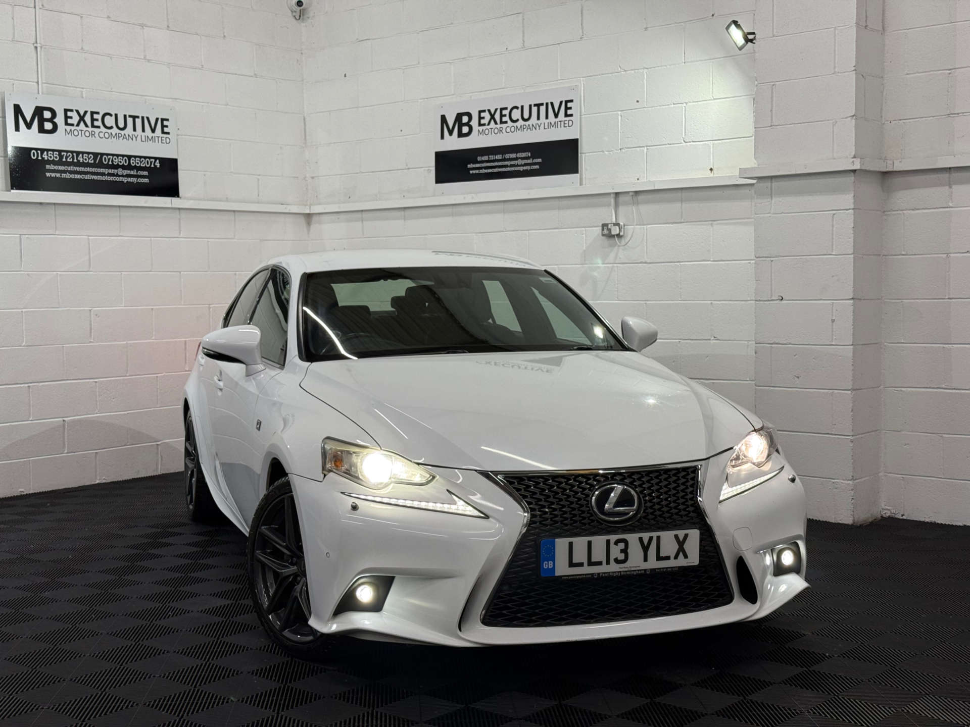 LEXUS IS 2.5 IS 300h F Sport CVT 4dr #0