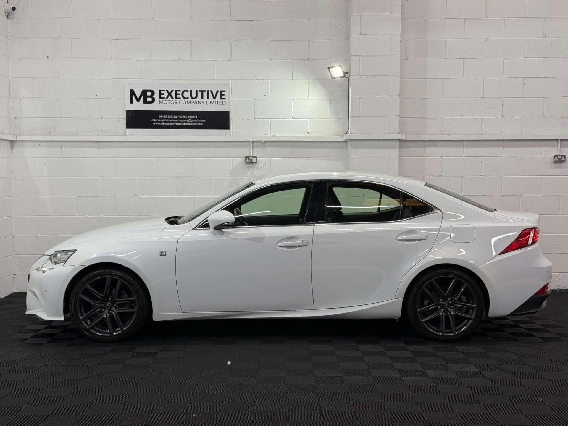 LEXUS IS 2.5 IS 300h F Sport CVT 4dr #5