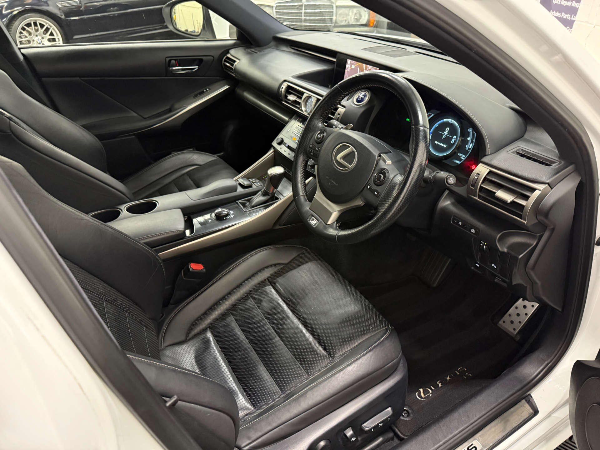 LEXUS IS 2.5 IS 300h F Sport CVT 4dr #9