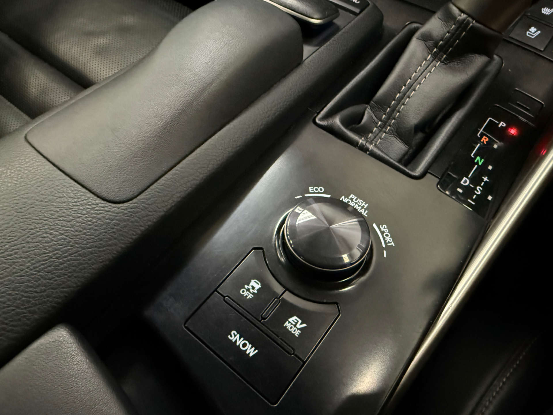 LEXUS IS 2.5 IS 300h F Sport CVT 4dr #24