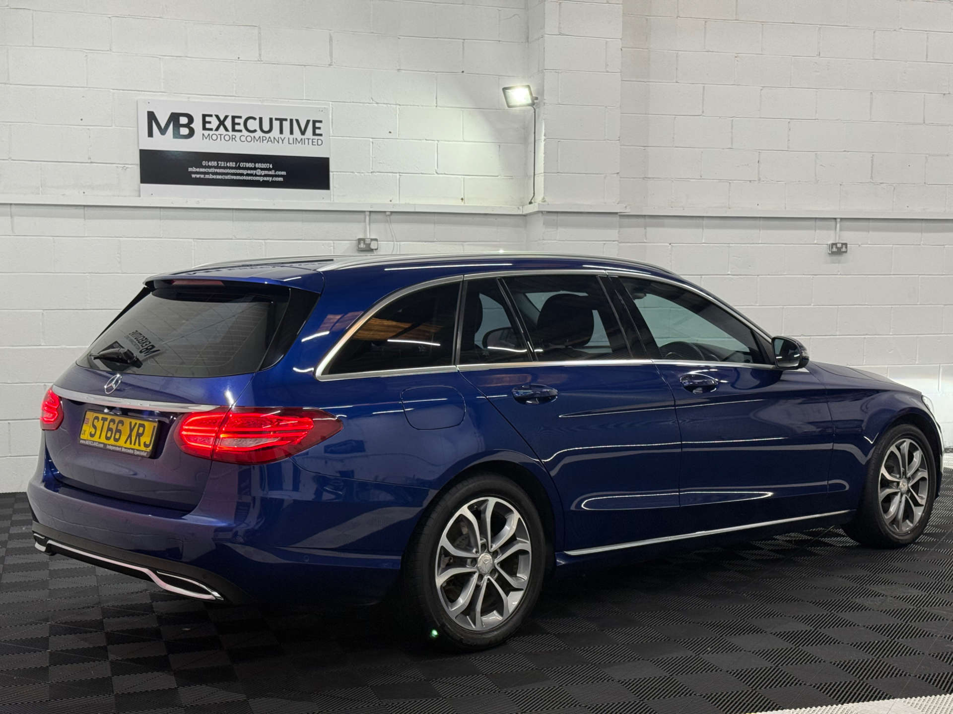 Mercedes-Benz C-CLASS 2.1 C220 D Sport 5dr #2