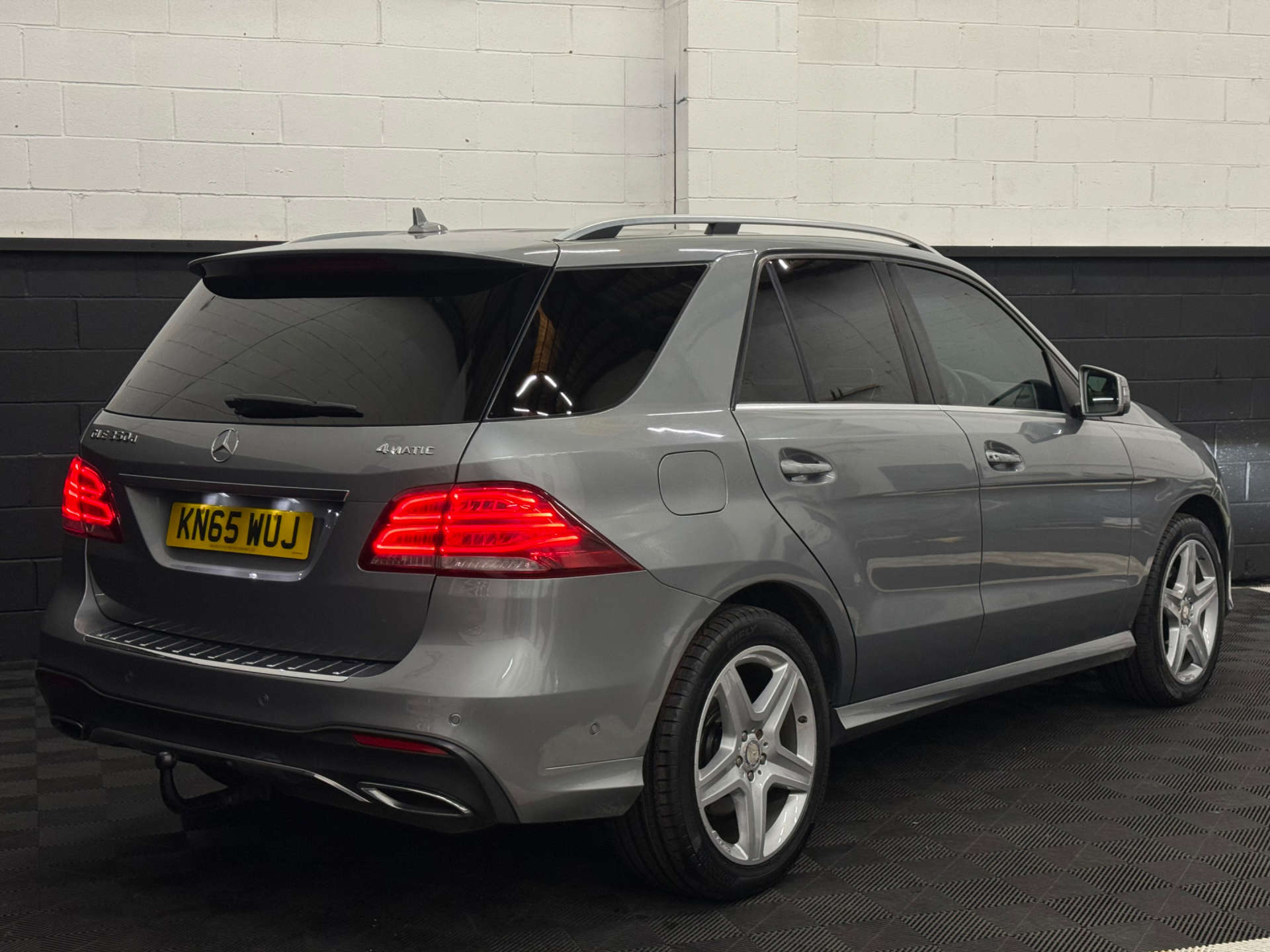 Mercedes-Benz GLE 3.0 GLE 350 D 4Matic AMG Line Auto 4WD 5dr #3