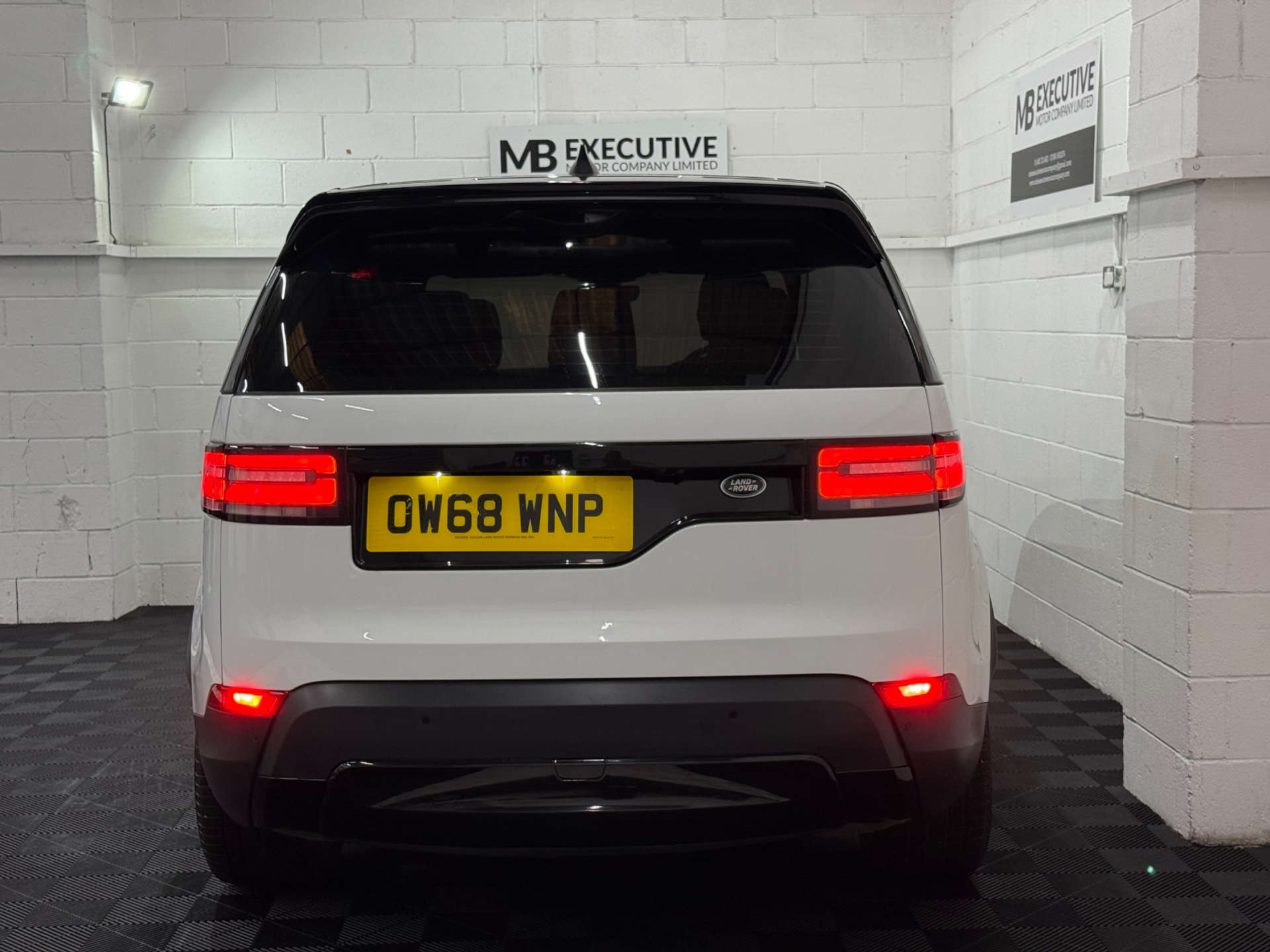 Land Rover DISCOVERY 3.0 Discovery HSE SDV6 Auto 4WD 5dr #3