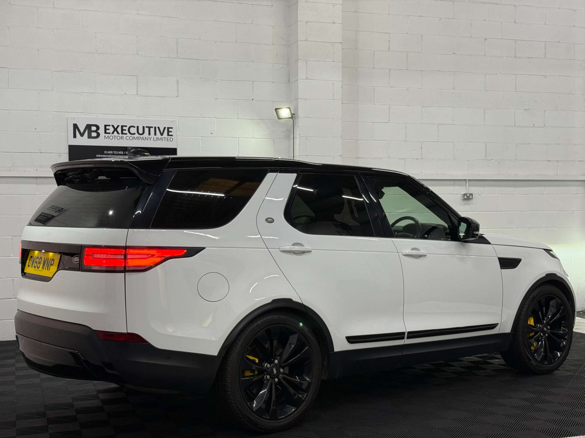 Land Rover DISCOVERY 3.0 Discovery HSE SDV6 Auto 4WD 5dr #2