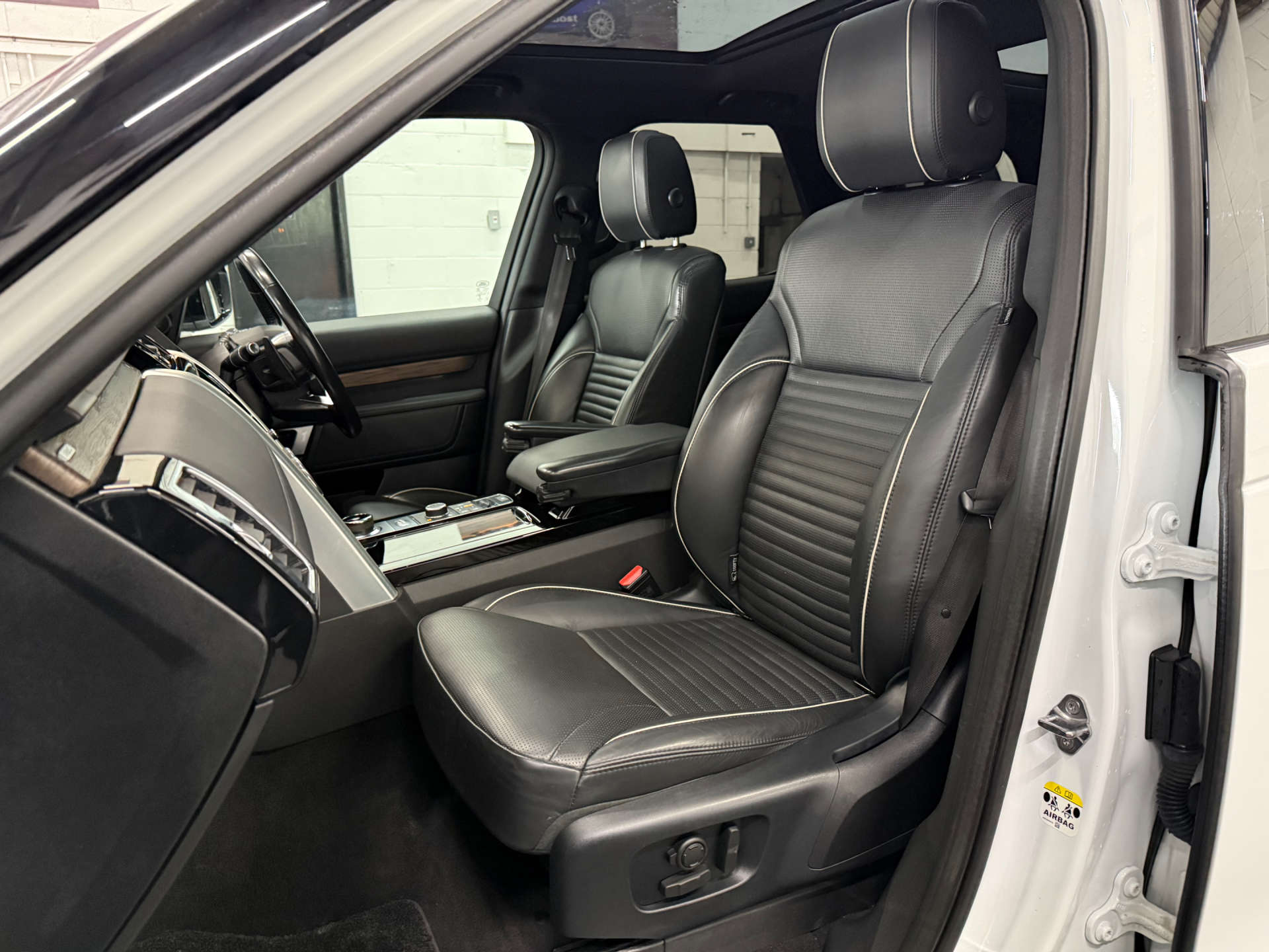 Land Rover DISCOVERY 3.0 Discovery HSE SDV6 Auto 4WD 5dr #15