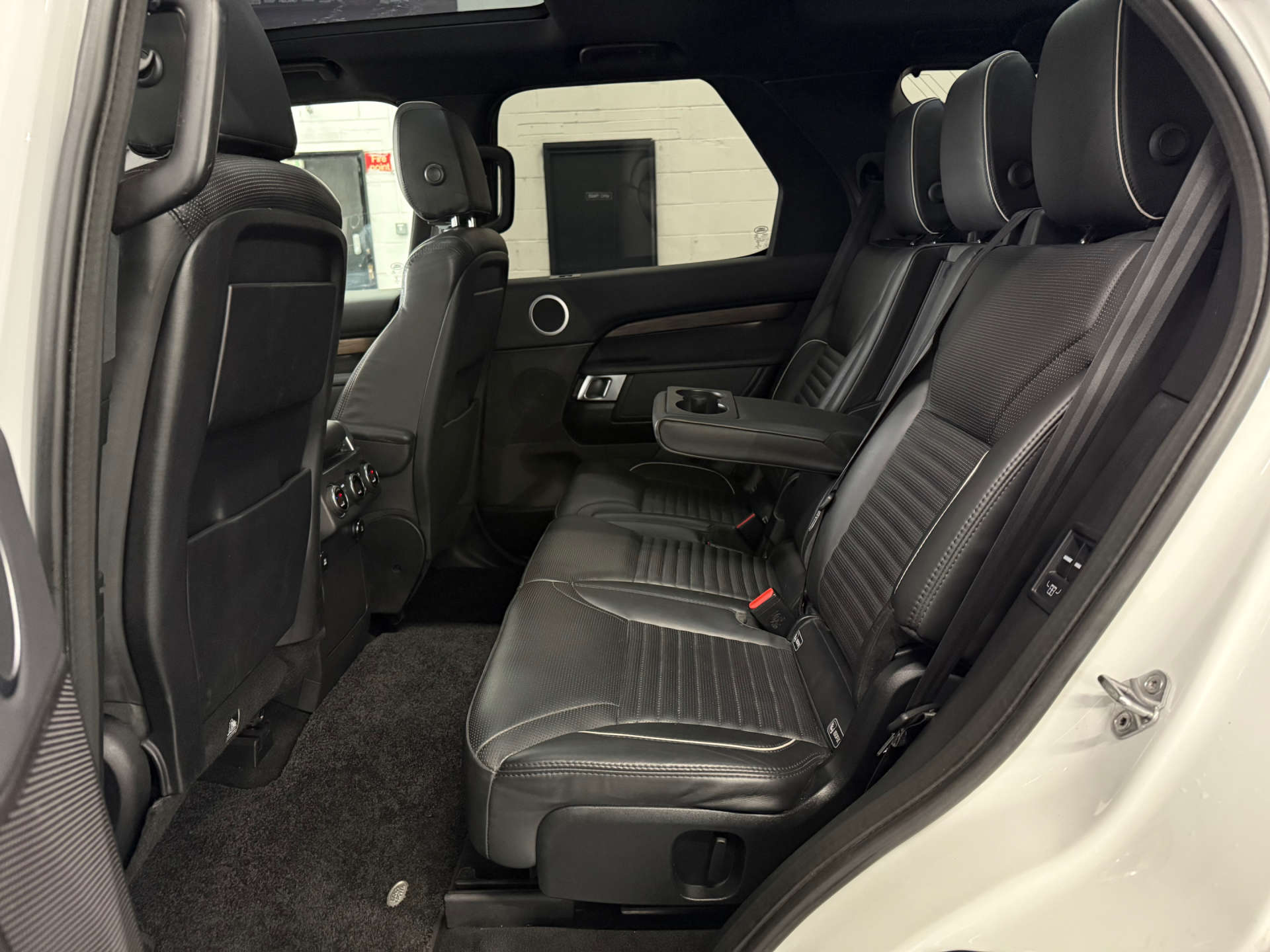 Land Rover DISCOVERY 3.0 Discovery HSE SDV6 Auto 4WD 5dr #14