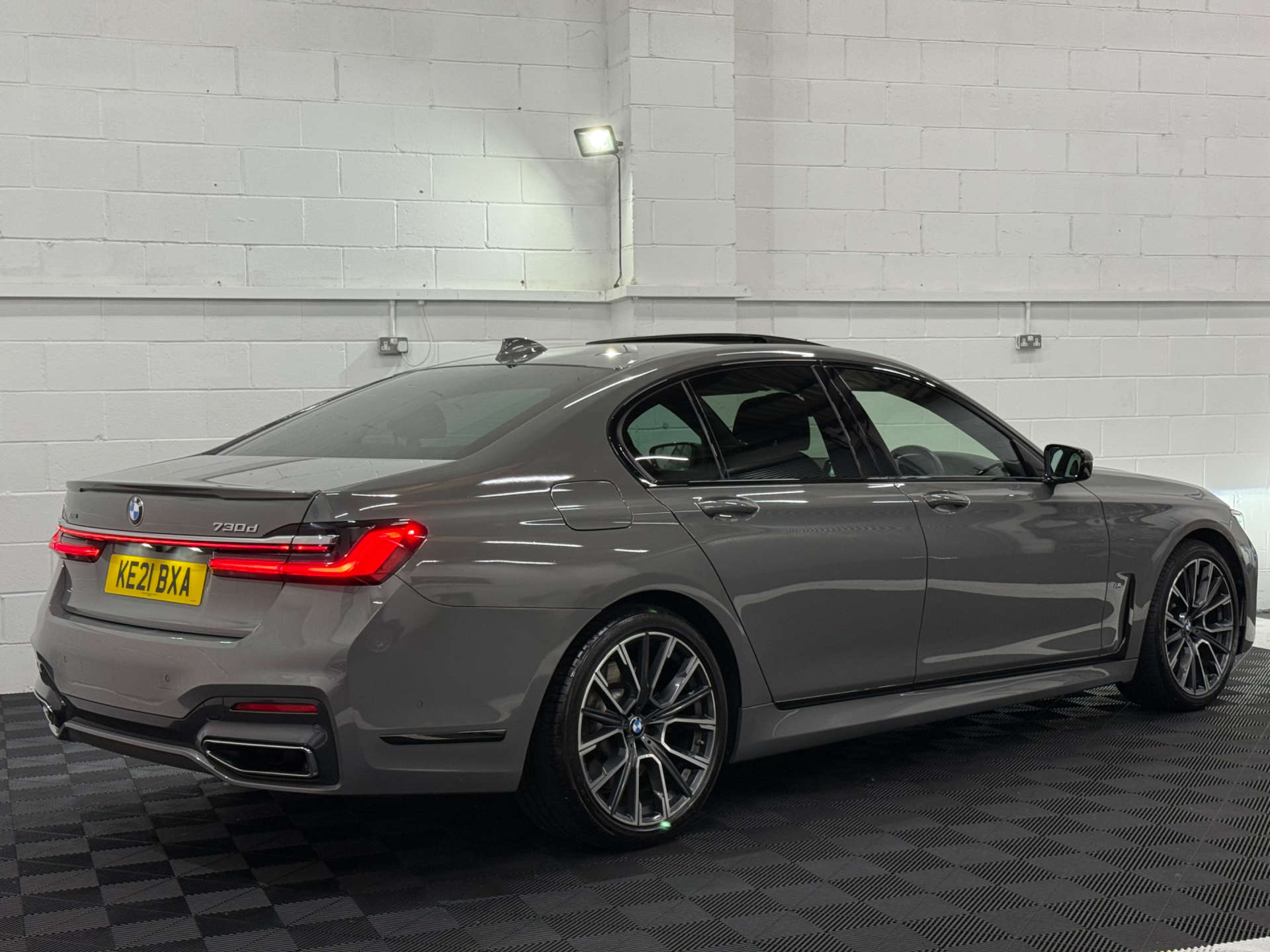 BMW 7 SERIES 3.0 730d xDrive M Sport MHEV Auto 4WD 4dr #2