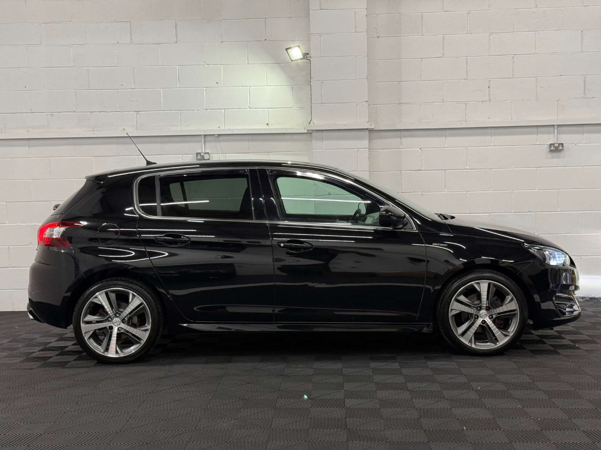 Peugeot 308 1.2 308 GT Line PureTech S/S 5dr #1