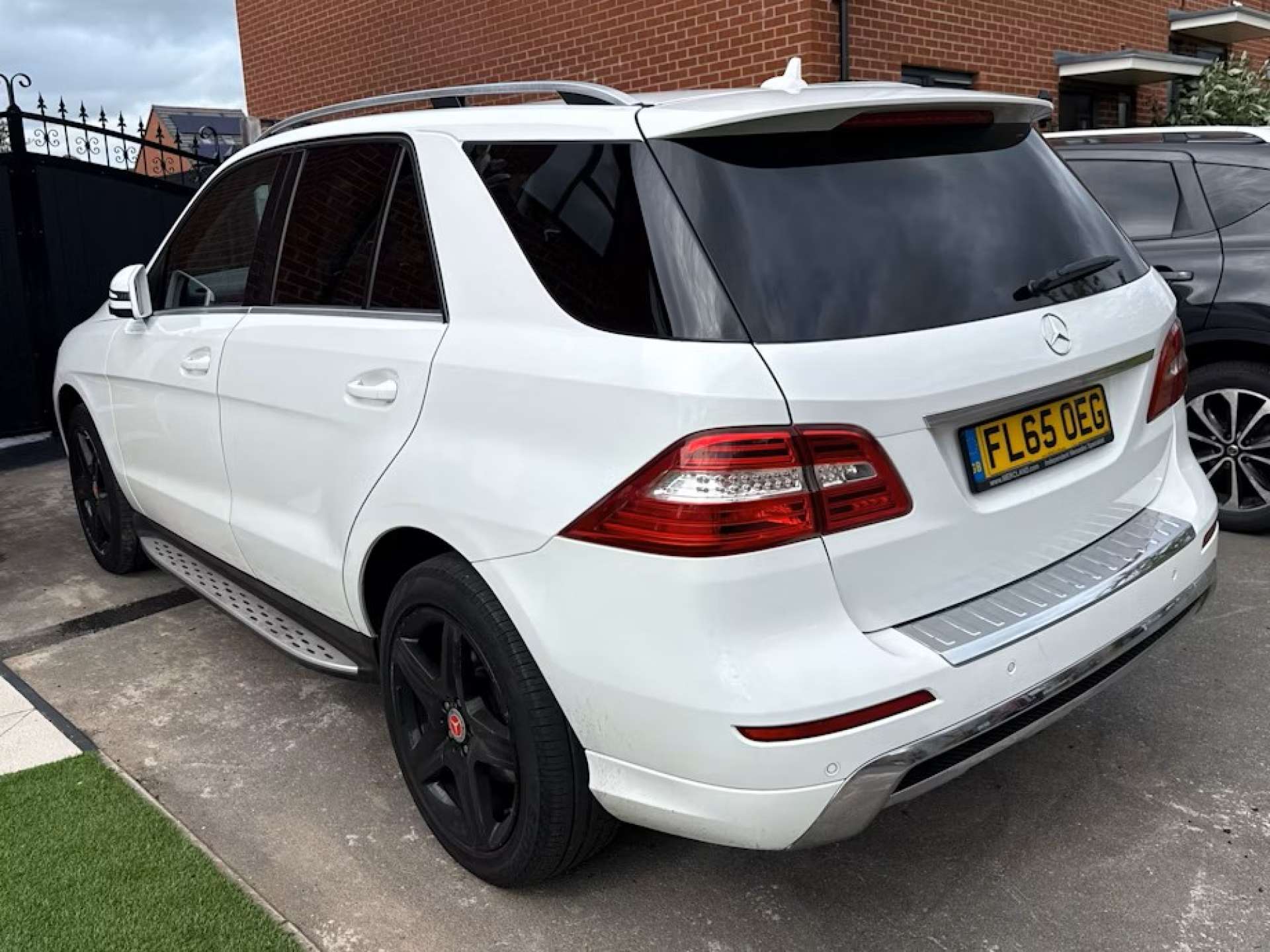 Mercedes-Benz M-CLASS 2.1 ML250 AMG Line Premium Bluetec Auto 4WD 5dr #3