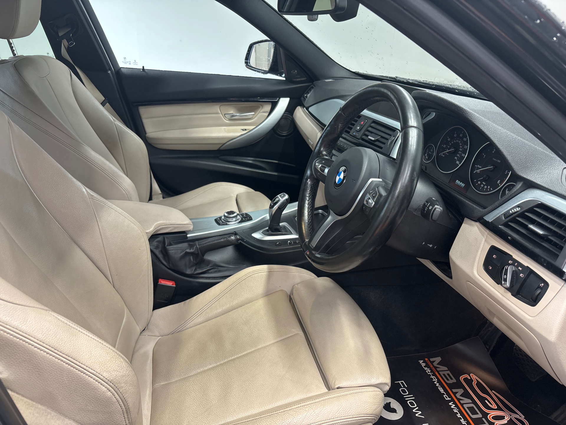2016 BMW 3 SERIES 2.0 320d xDrive M Sport Auto 4WD 4dr - vehicle photo 2 for sale on PureCar