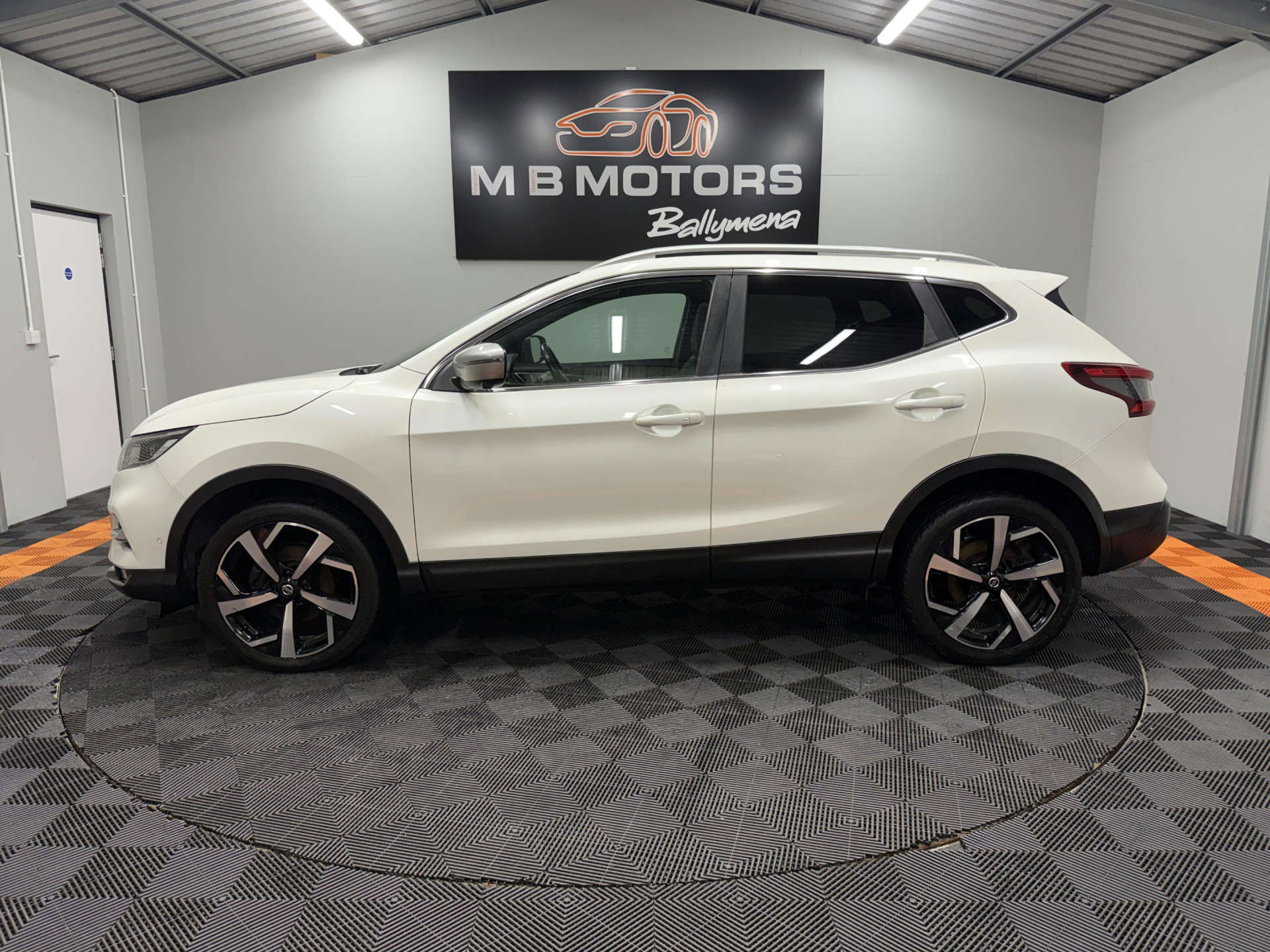 2018 NISSAN QASHQAI 1.3 Qashqai Tekna+ DiG-T 5dr - vehicle photo 5 for sale on PureCar