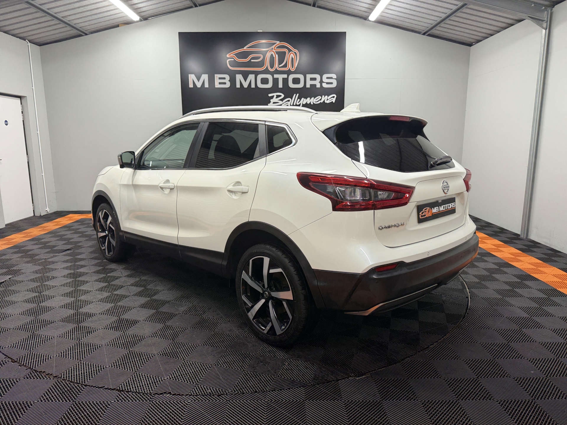 2018 NISSAN QASHQAI 1.3 Qashqai Tekna+ DiG-T 5dr - vehicle photo 6 for sale on PureCar