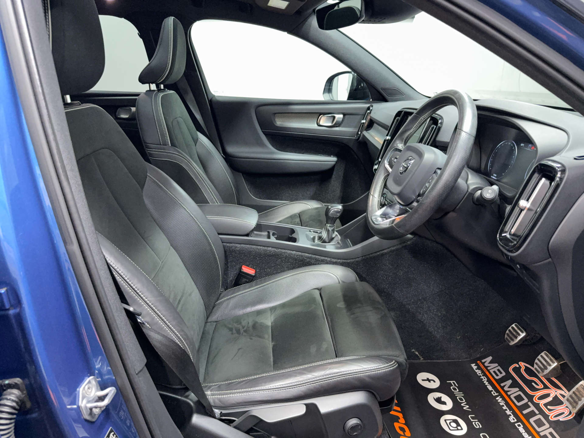 2019 VOLVO XC40 1.5 XC40 R-Design T3 5dr - vehicle photo 15 for sale on PureCar