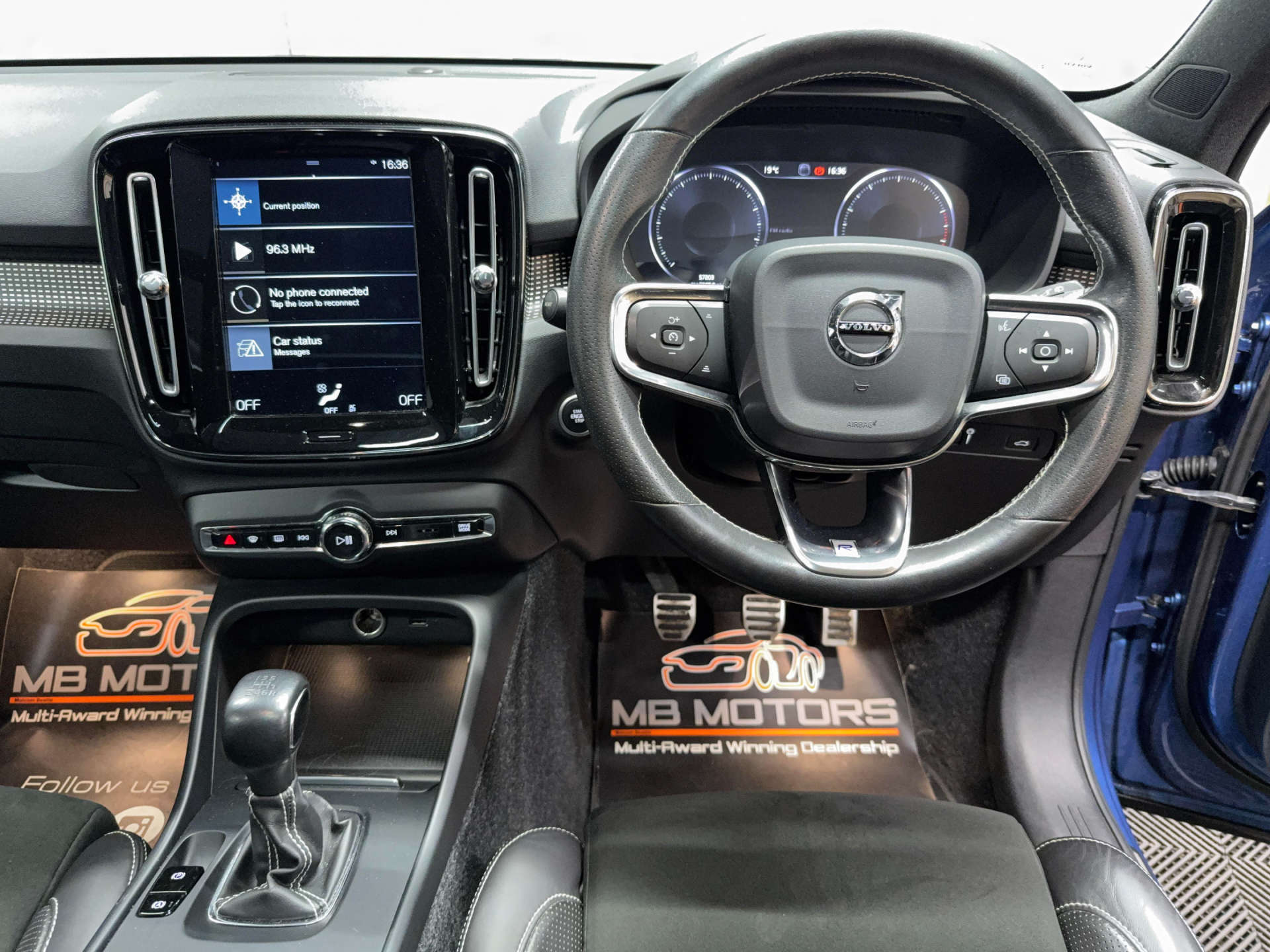 2019 VOLVO XC40 1.5 XC40 R-Design T3 5dr - vehicle photo 18 for sale on PureCar