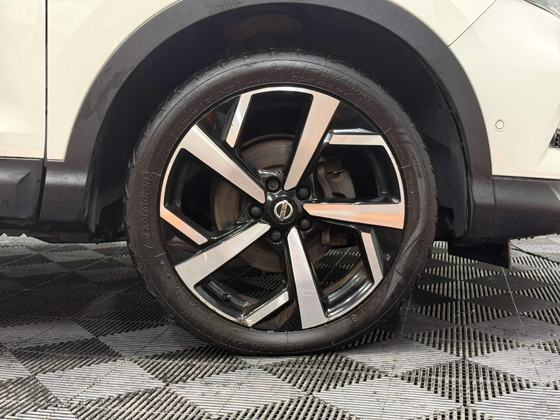 2018 NISSAN QASHQAI 1.3 Qashqai Tekna+ DiG-T 5dr - vehicle photo 12 for sale on PureCar