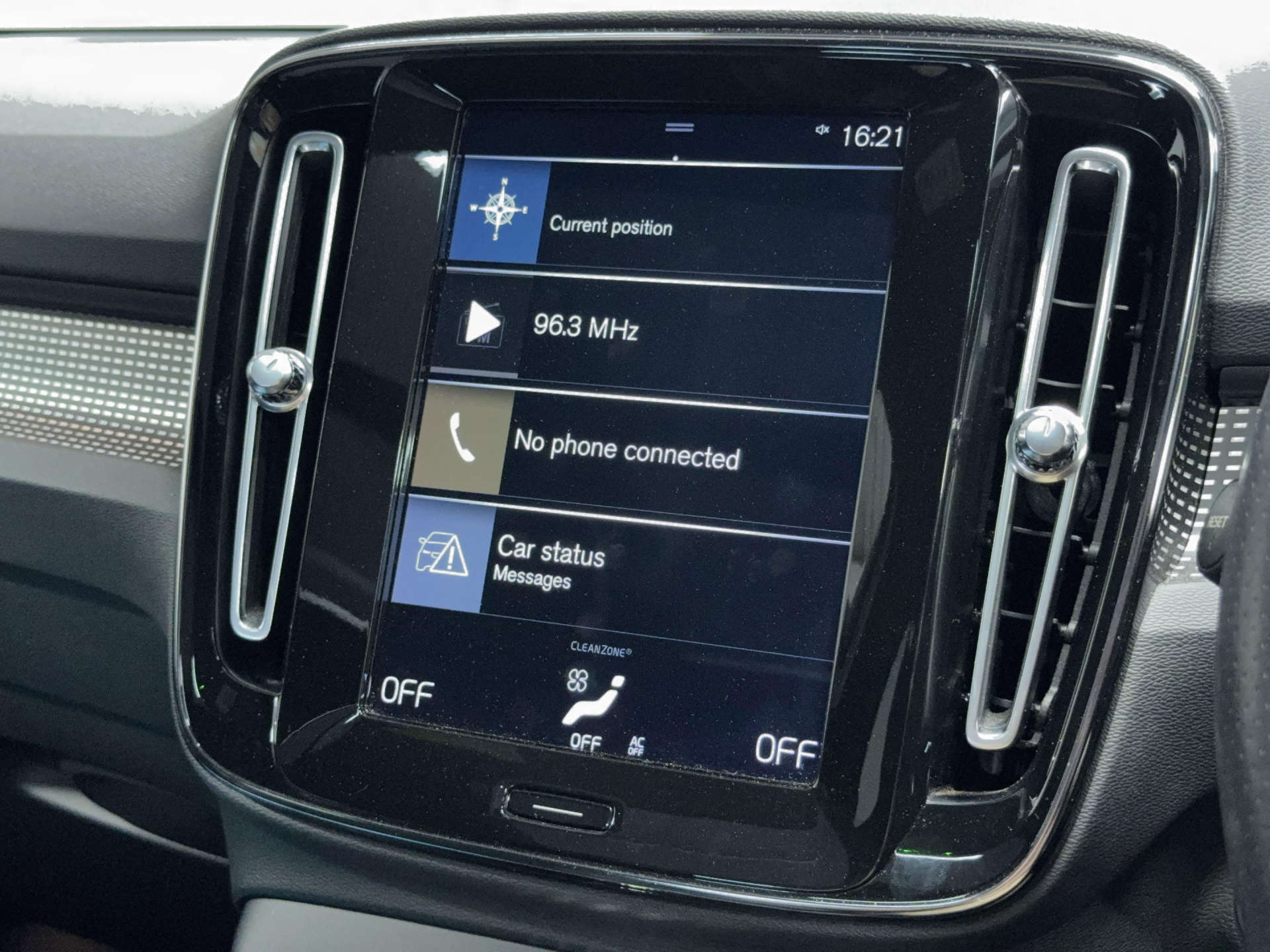 2019 VOLVO XC40 1.5 XC40 R-Design T3 5dr - vehicle photo 21 for sale on PureCar