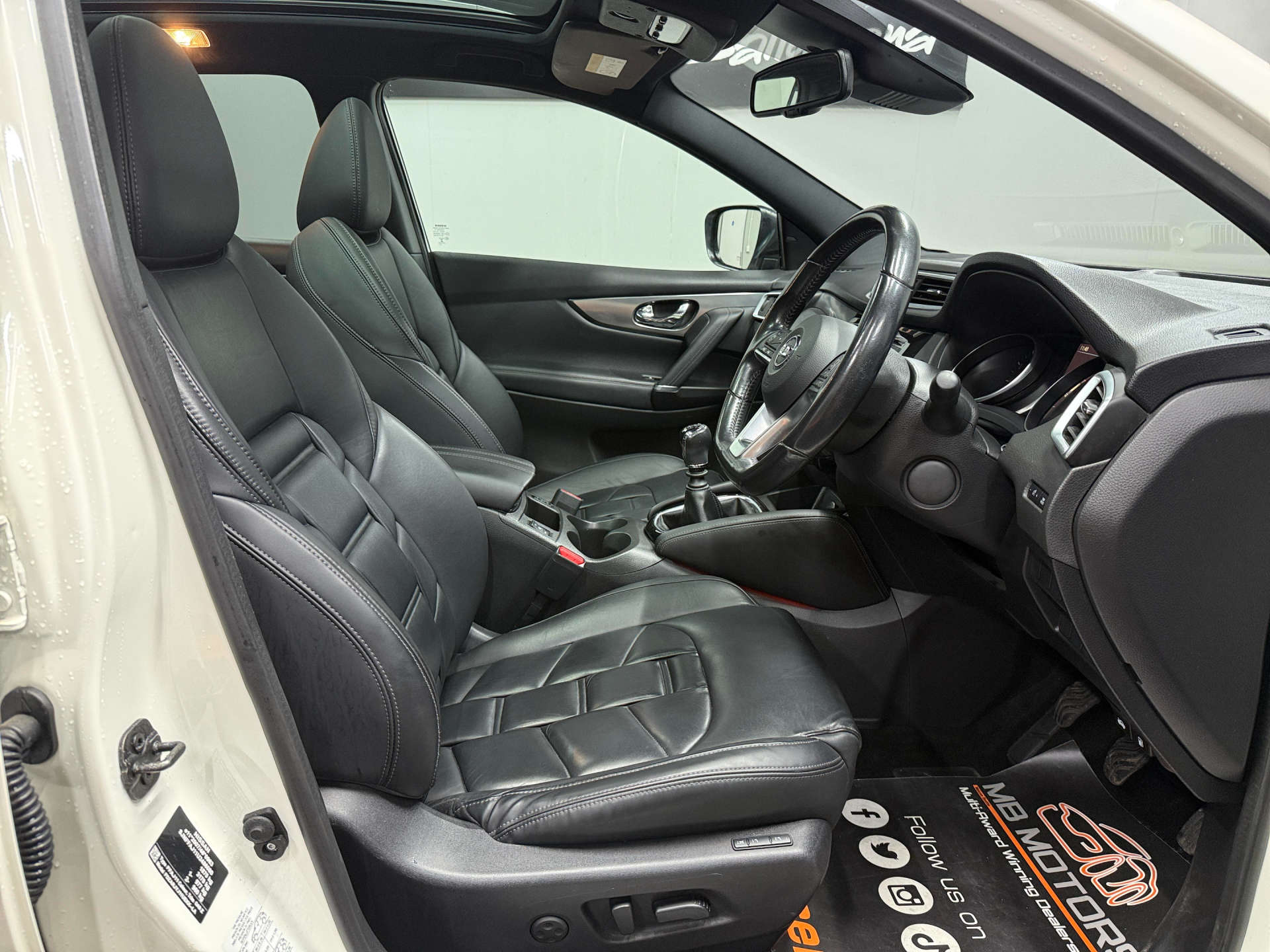 2018 NISSAN QASHQAI 1.3 Qashqai Tekna+ DiG-T 5dr - vehicle photo 17 for sale on PureCar
