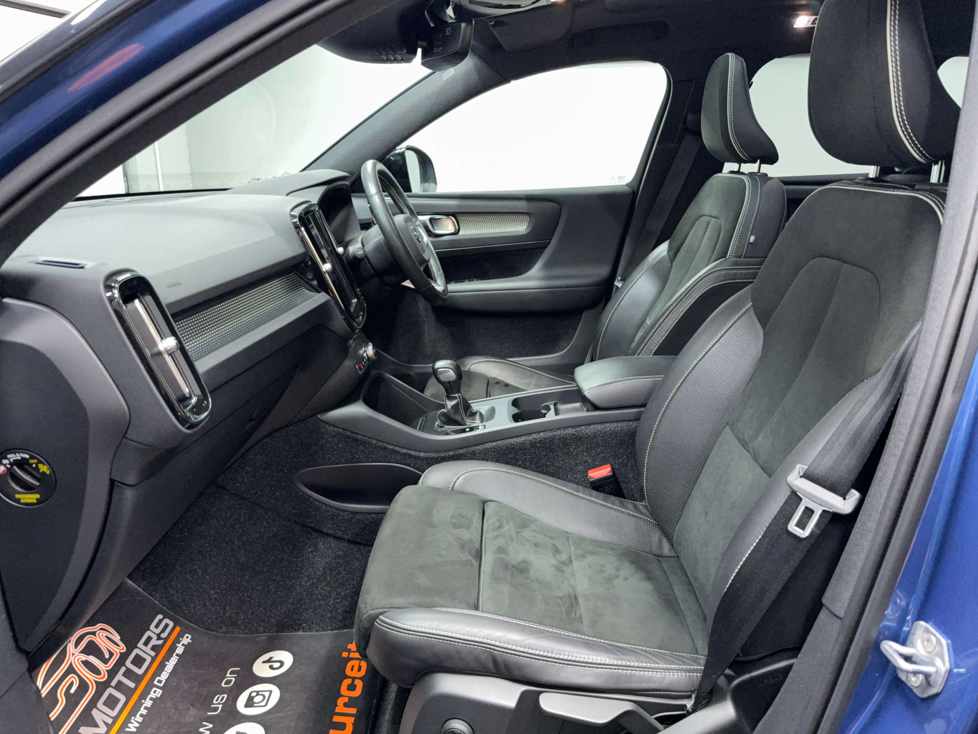 2019 VOLVO XC40 1.5 XC40 R-Design T3 5dr - vehicle photo 24 for sale on PureCar