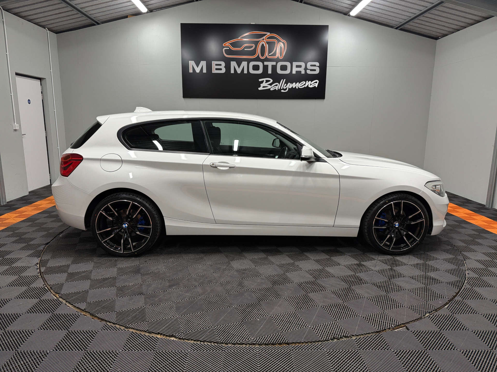 2016 BMW 1 SERIES 1.5 118i Sport Auto 3dr - vehicle photo 16 for sale on PureCar