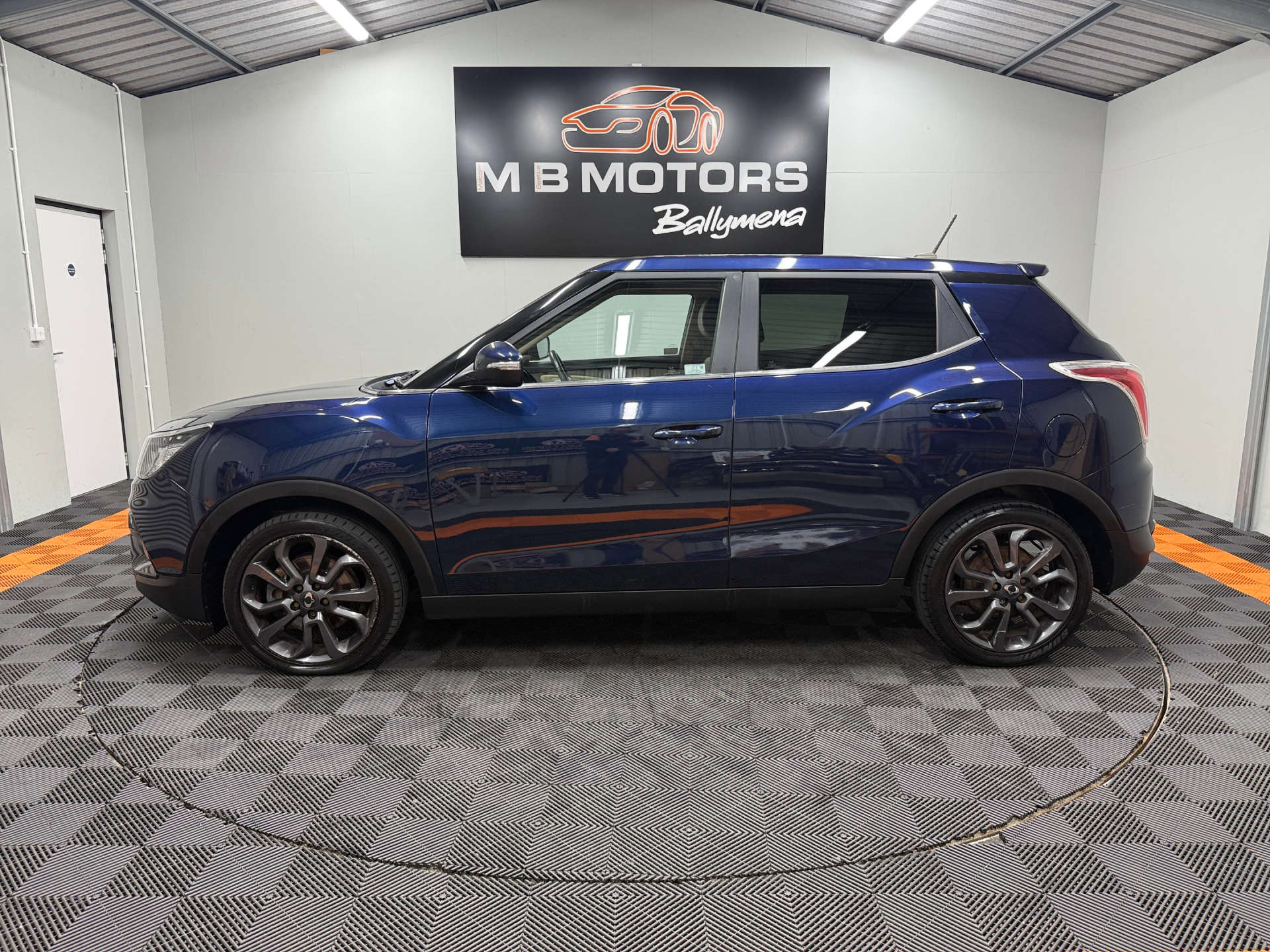 2015 SSANGYONG TIVOLI 1.6 Tivoli ELX TD 5dr - vehicle photo 4 for sale on PureCar