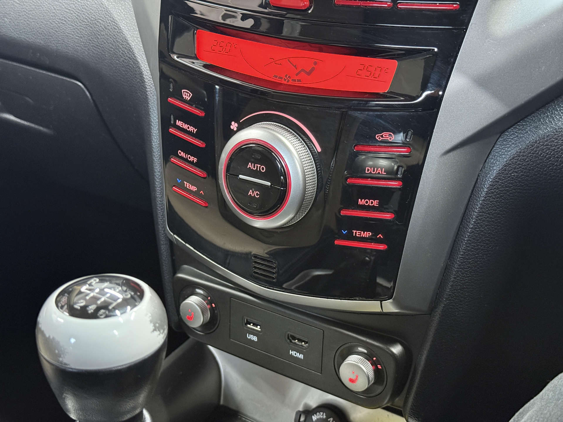 2015 SSANGYONG TIVOLI 1.6 Tivoli ELX TD 5dr - vehicle photo 20 for sale on PureCar
