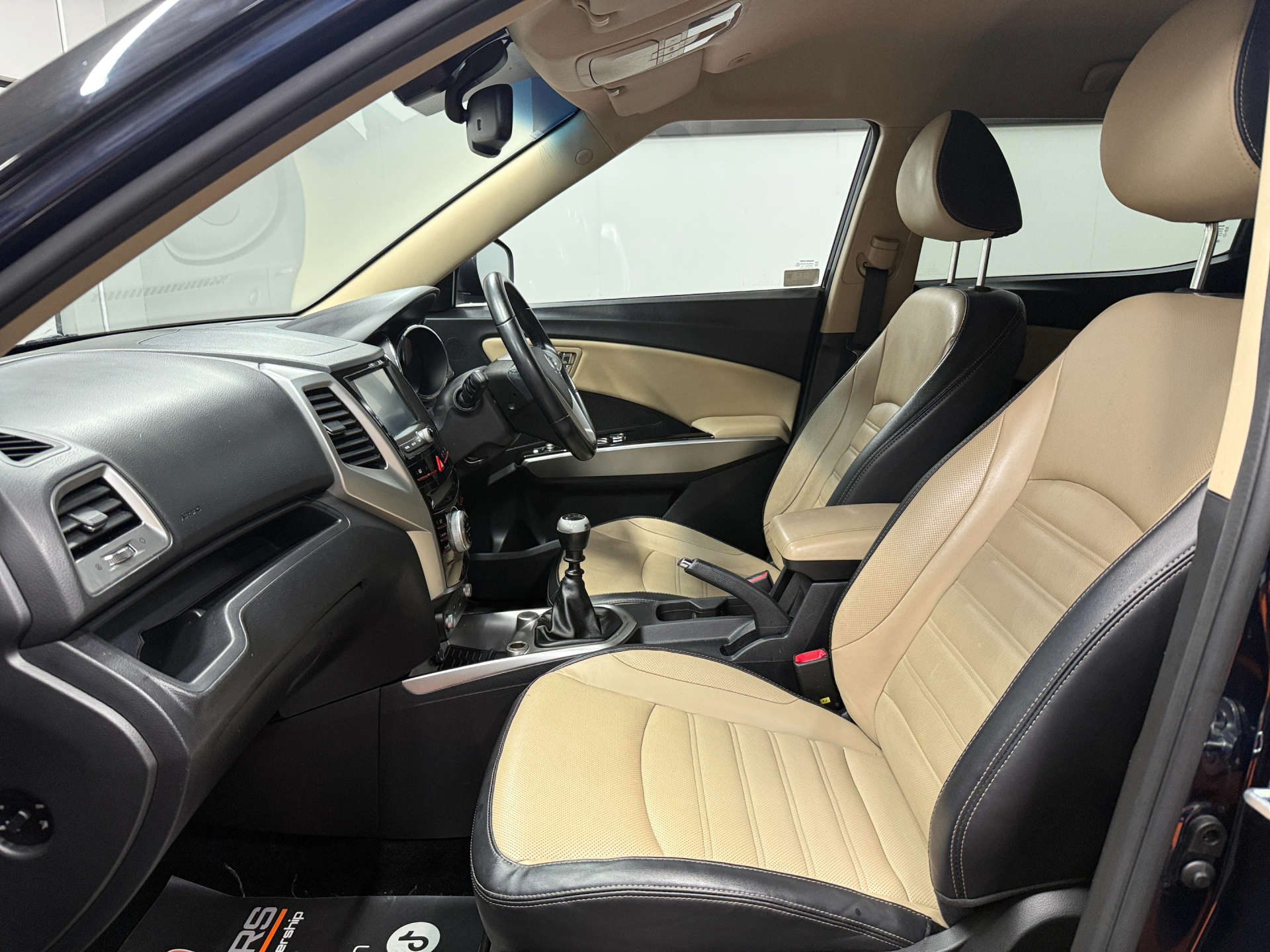 2015 SSANGYONG TIVOLI 1.6 Tivoli ELX TD 5dr - vehicle photo 23 for sale on PureCar