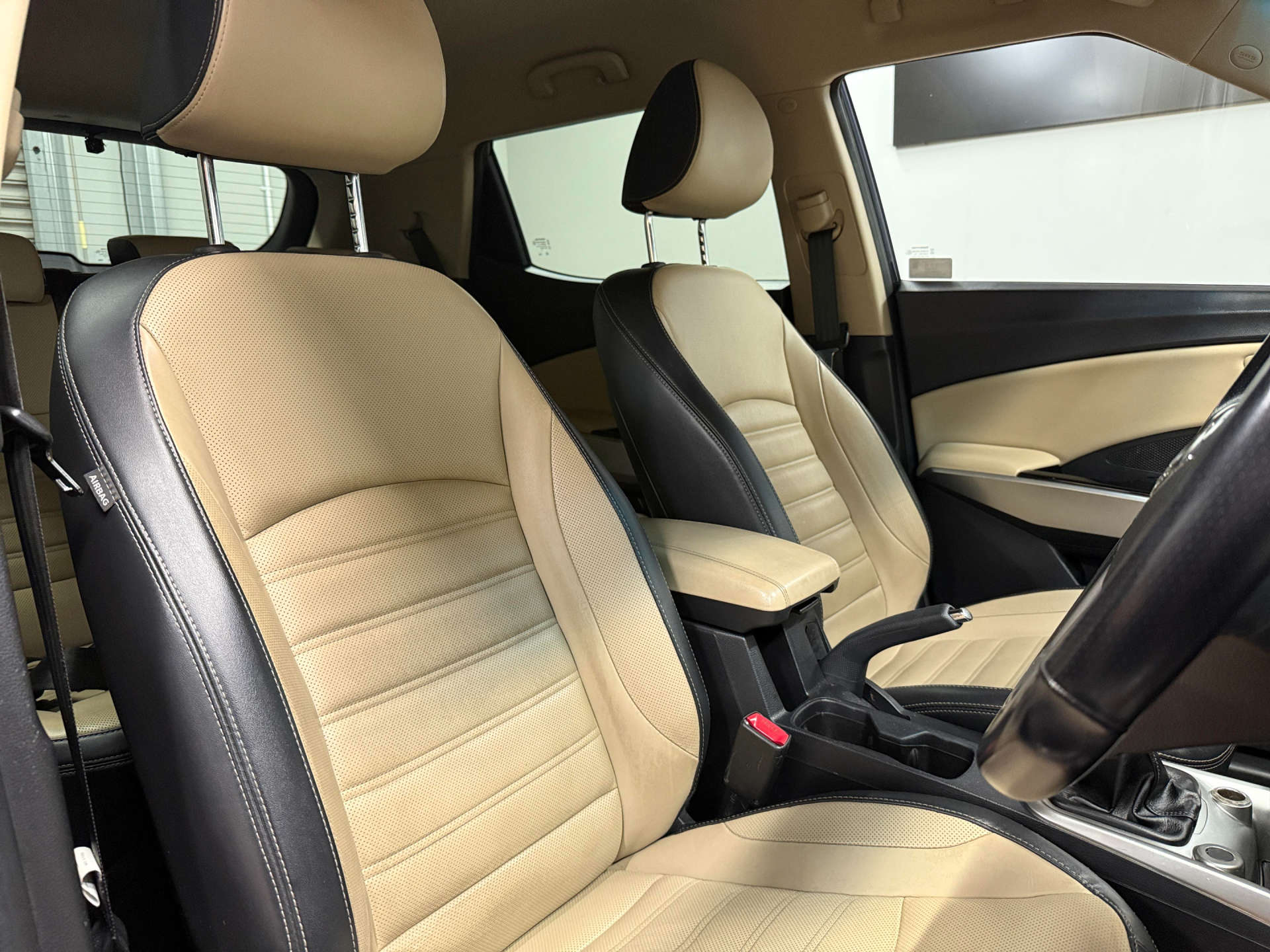 2015 SSANGYONG TIVOLI 1.6 Tivoli ELX TD 5dr - vehicle photo 28 for sale on PureCar