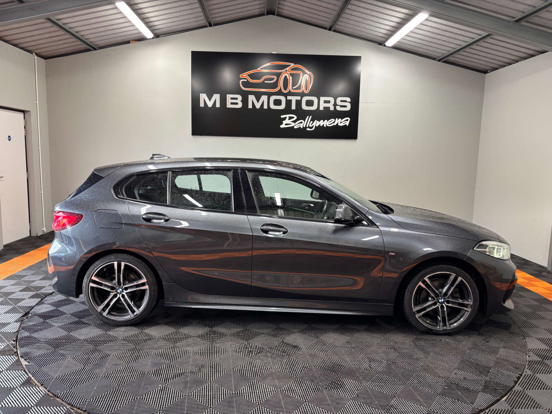 2020 BMW 1 SERIES 1.5 118i M Sport 5dr - vehicle photo 2 for sale on PureCar
