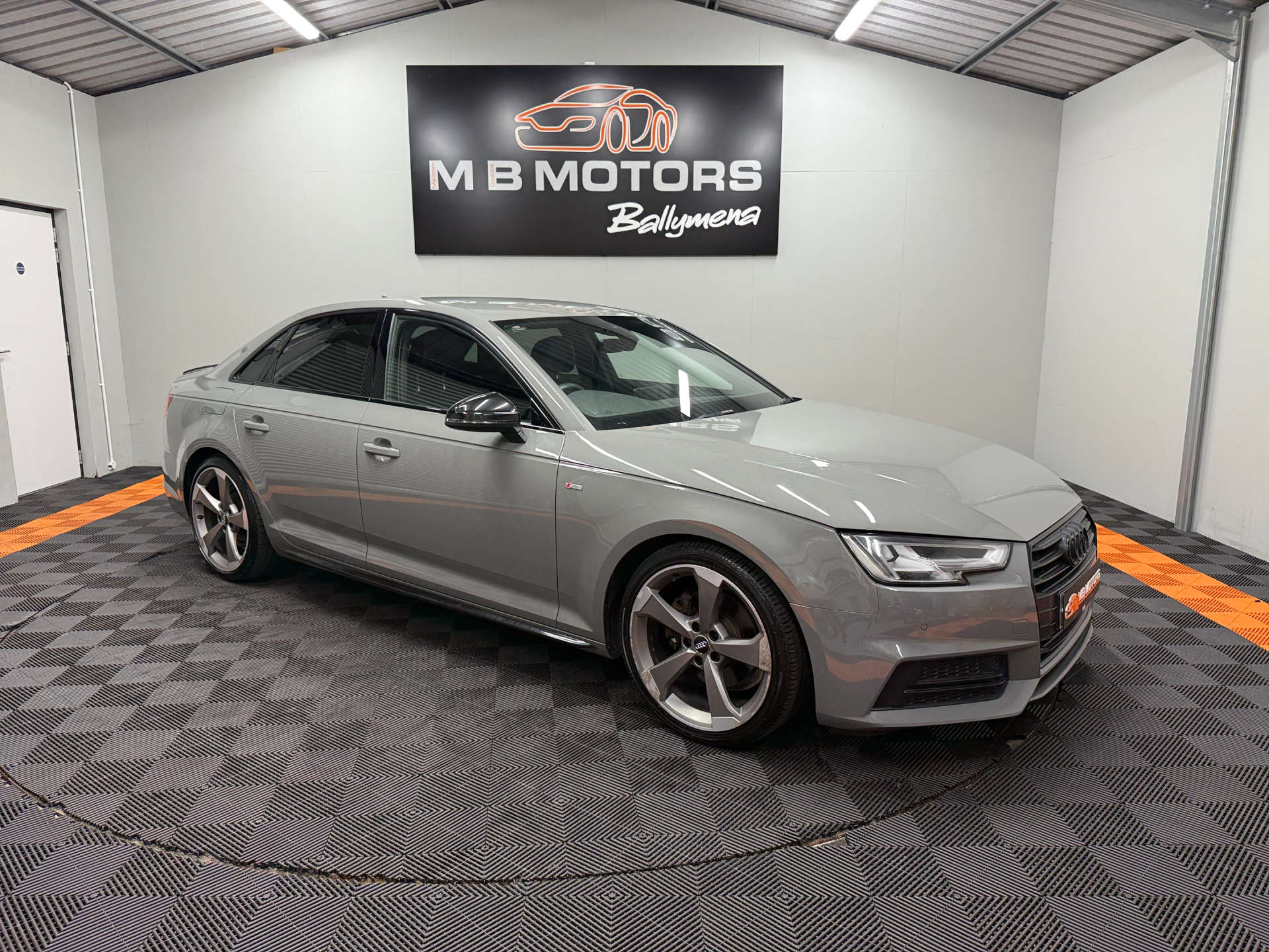 AUDI A4 2018