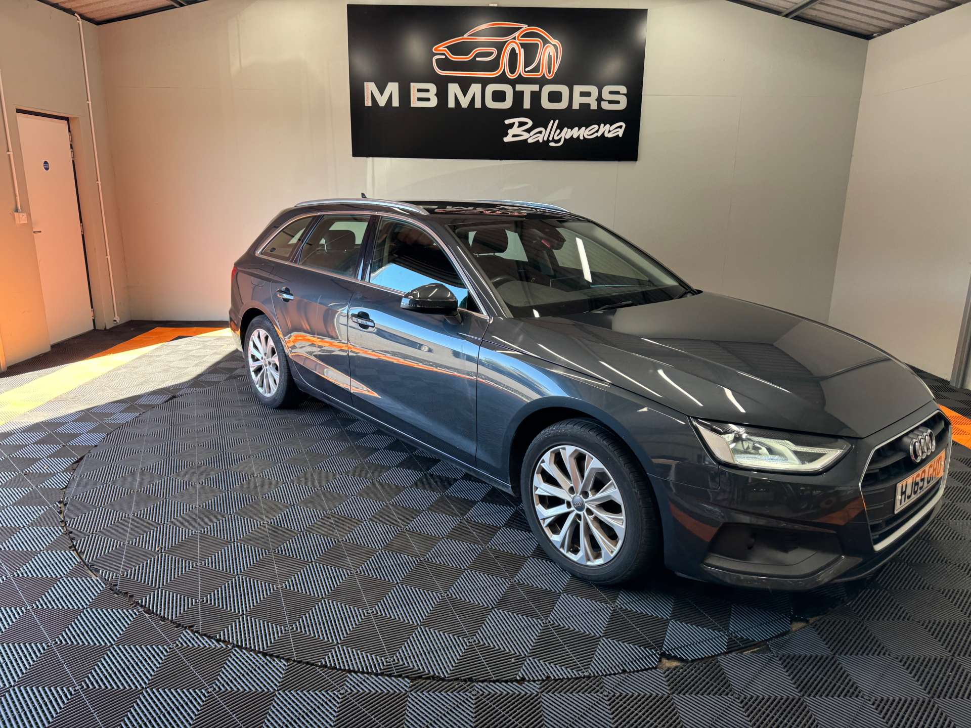 AUDI A4 2019