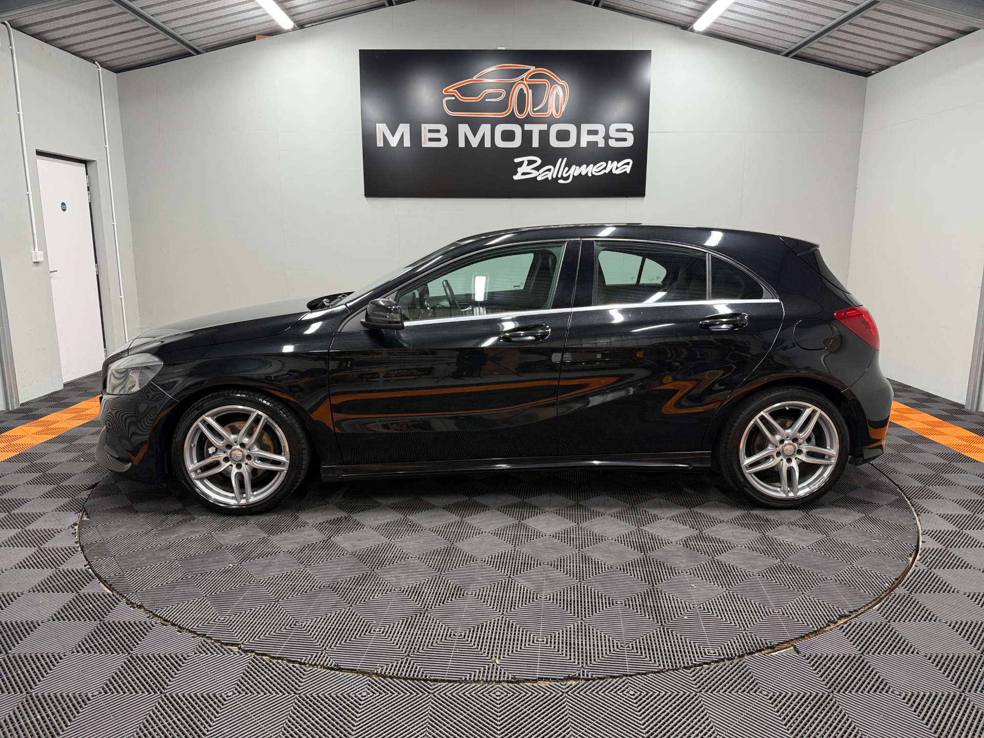 2017 MERCEDES A-CLASS 1.5 A 180 D AMG Line 5dr - vehicle photo 5 for sale on PureCar